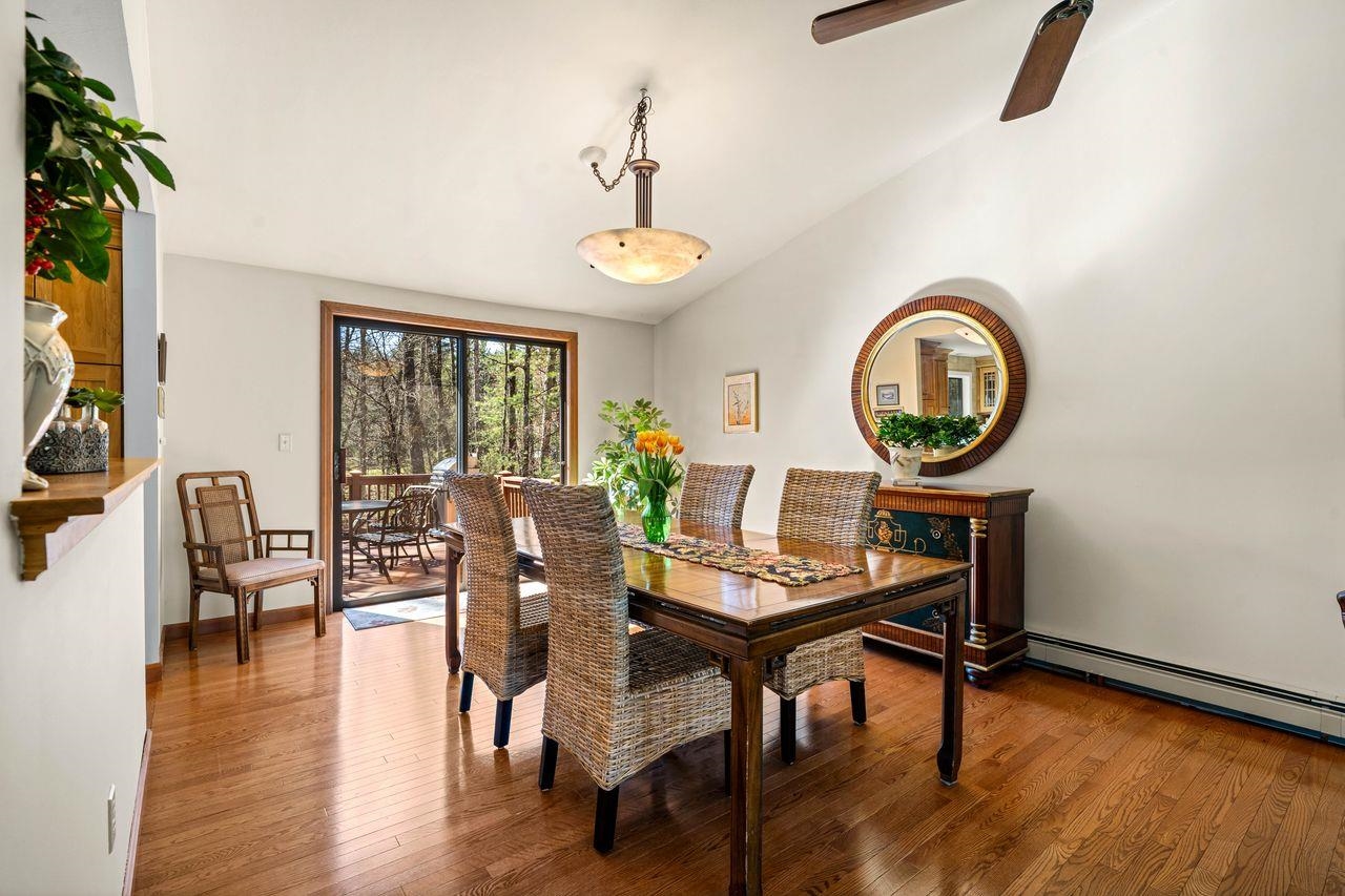 11 Mulberry Ln, Bedford, NH 03110