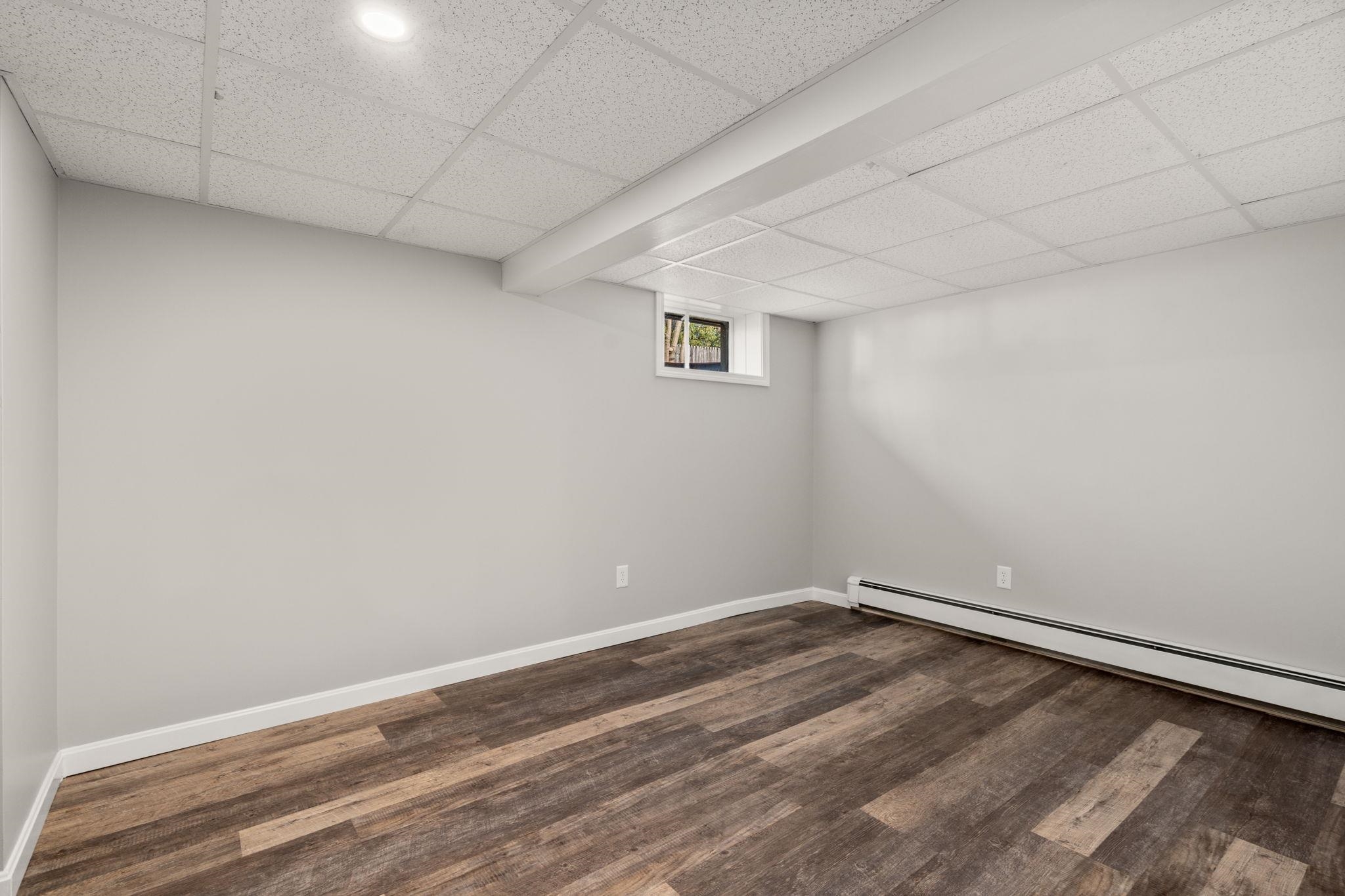 3 Exeter St, Derry, NH 03038