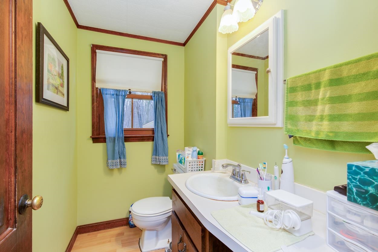 12 Severance Dr, Londonderry, NH 03053