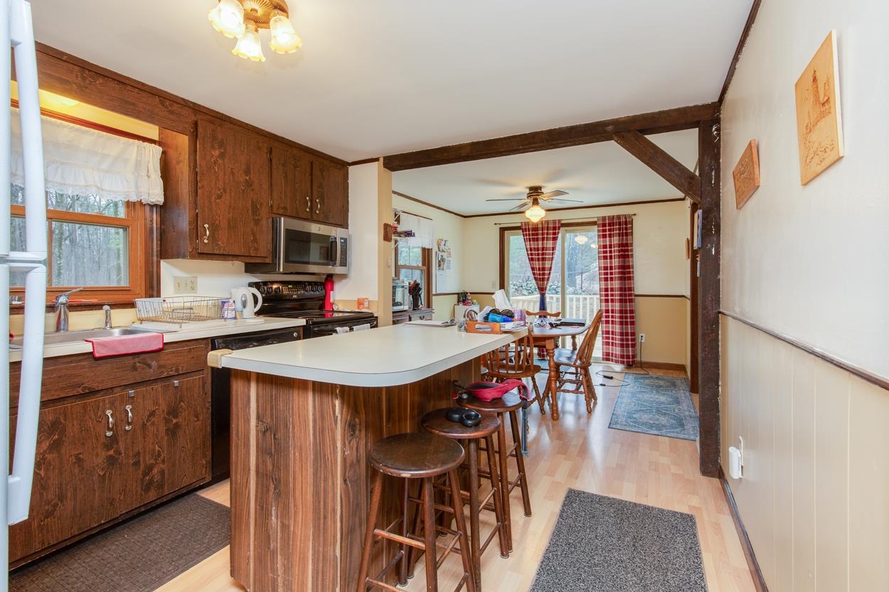 12 Severance Dr, Londonderry, NH 03053