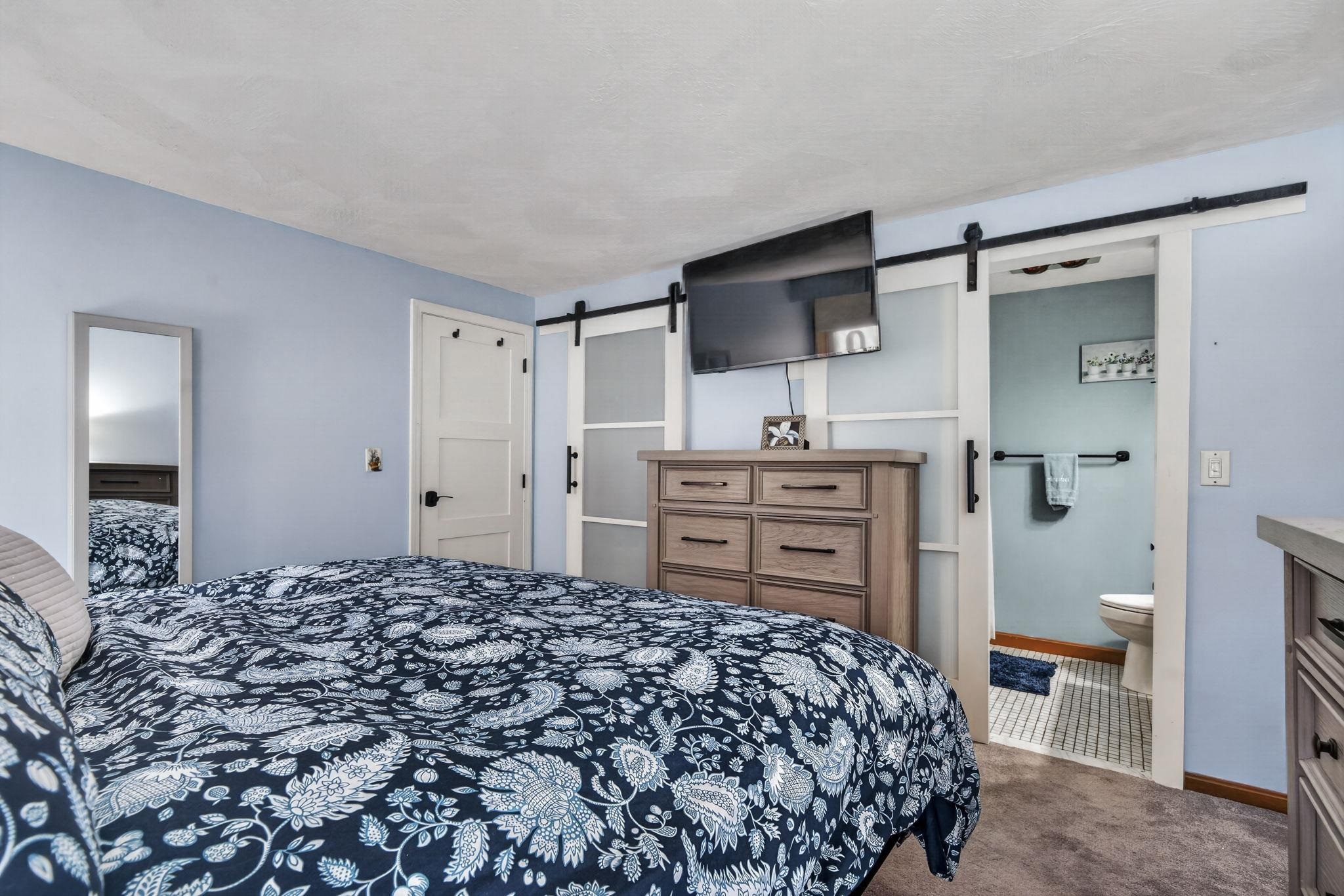 49 Birkdale Rd, Bedford, NH 03110