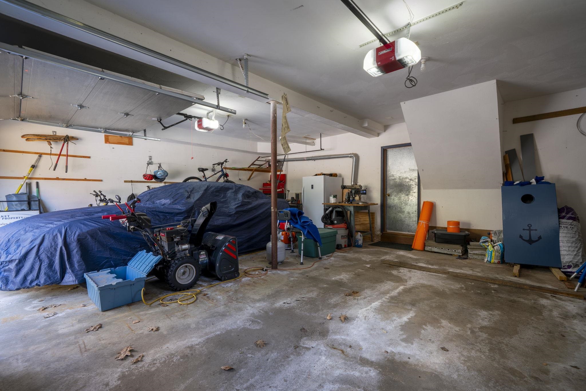 49 Birkdale Rd, Bedford, NH 03110