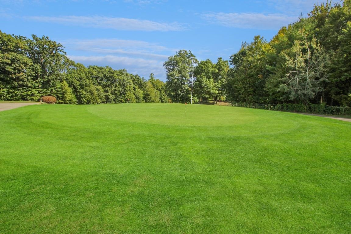 10 Diamond Oaks Blvd, Kingston, NH 03848