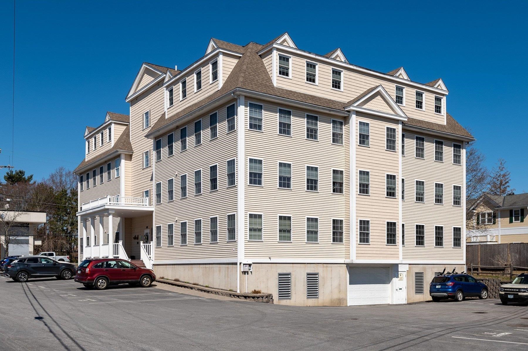 105 Winnacunnet Rd, Hampton, NH 03842