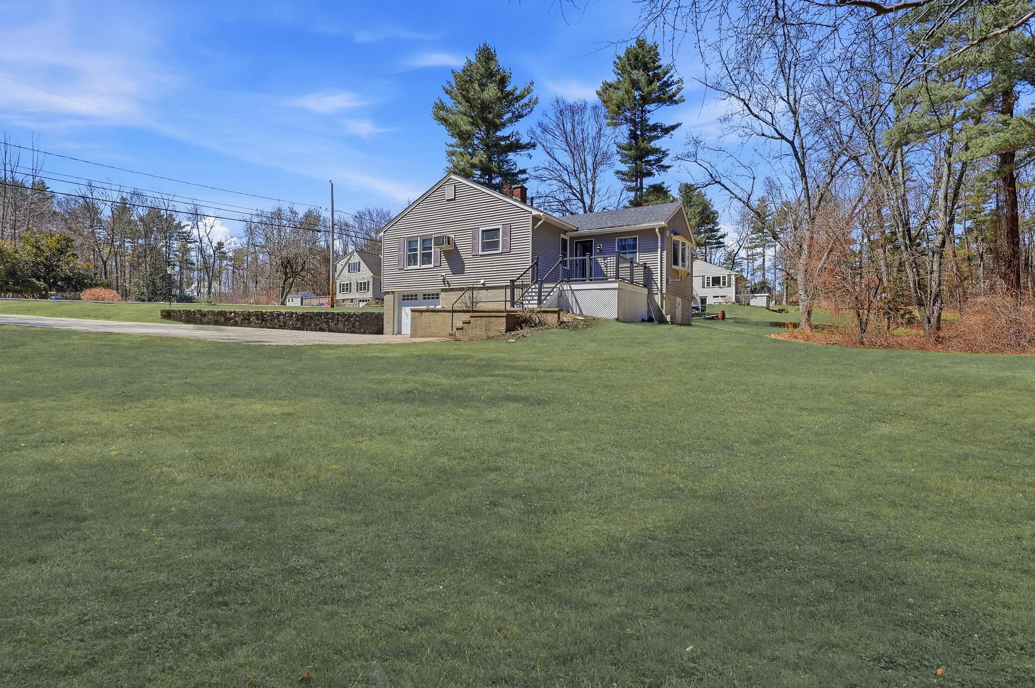 358 East Rd, Hampstead, NH 03841-2374