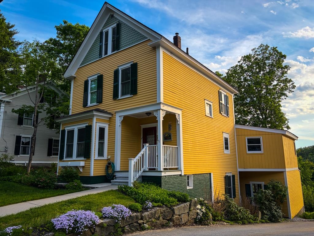 27 Pine St, Peterborough, NH 03458