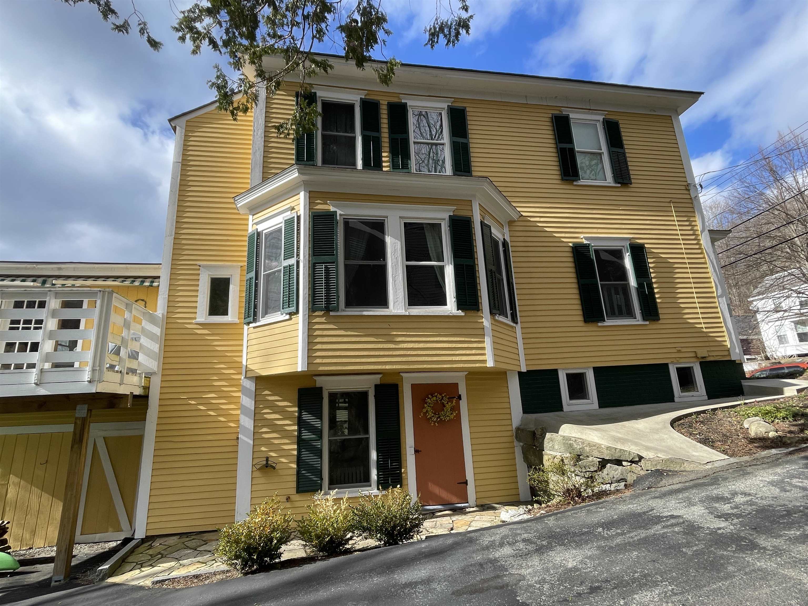 27 Pine St, Peterborough, NH 03458