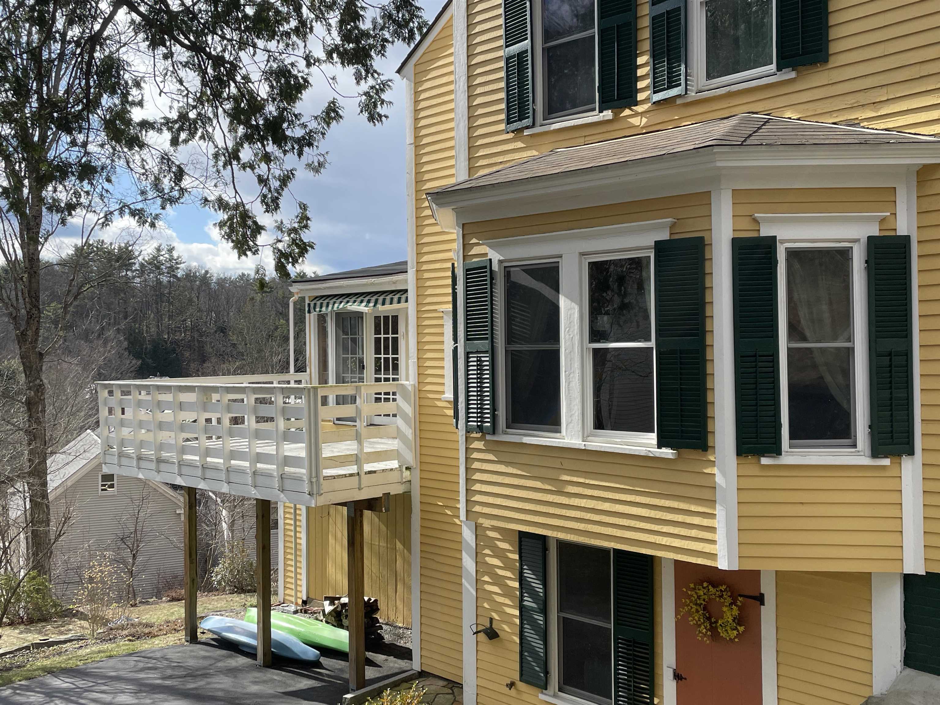 27 Pine St, Peterborough, NH 03458