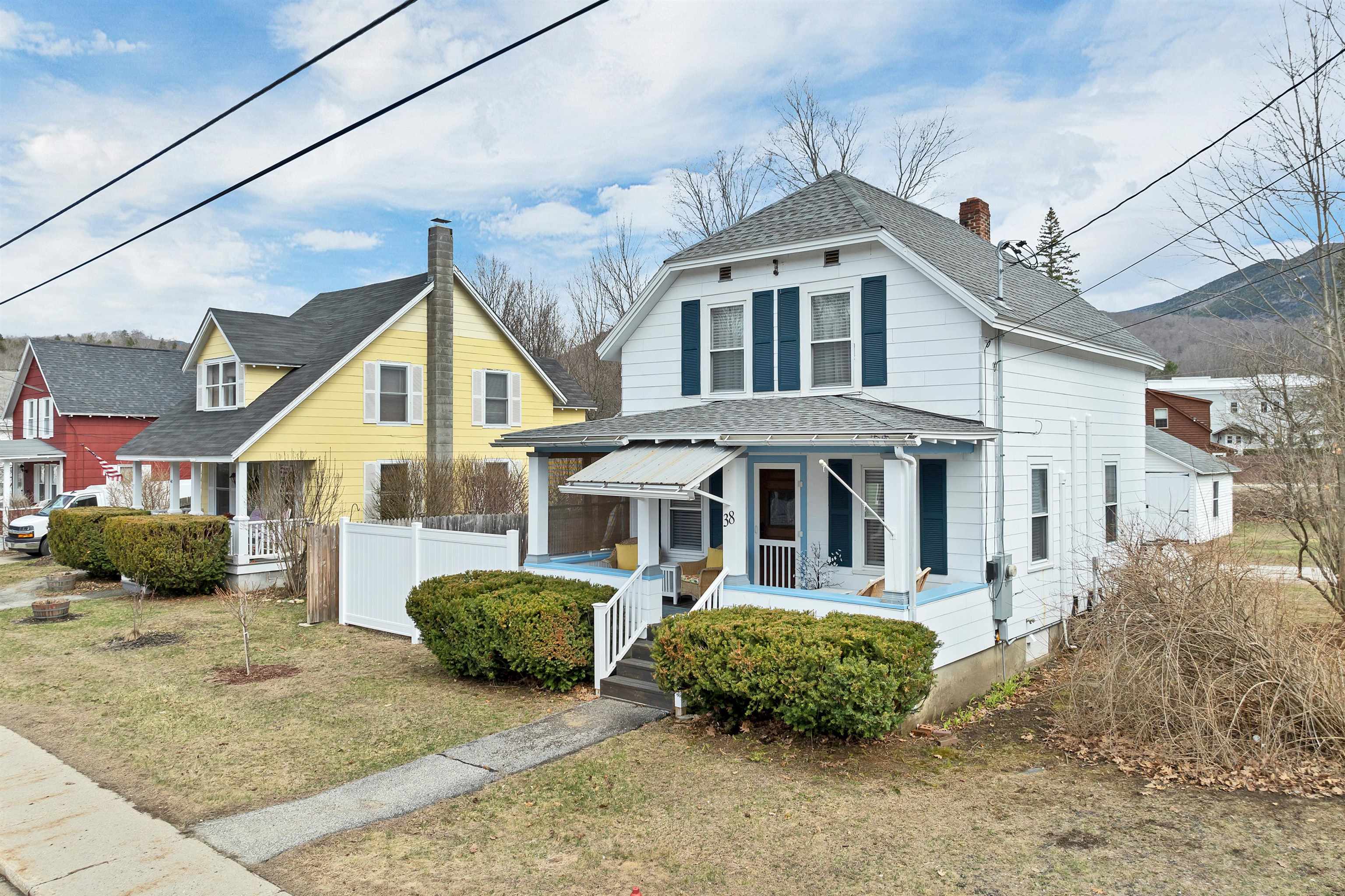 38 School St, Lincoln, NH 03251