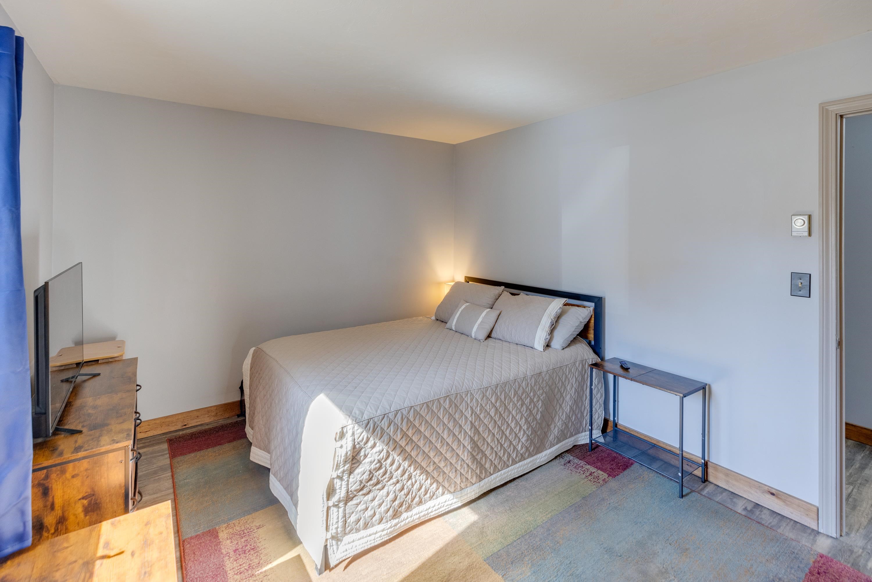 4 Vista Dr #103, Ashland, NH 03217