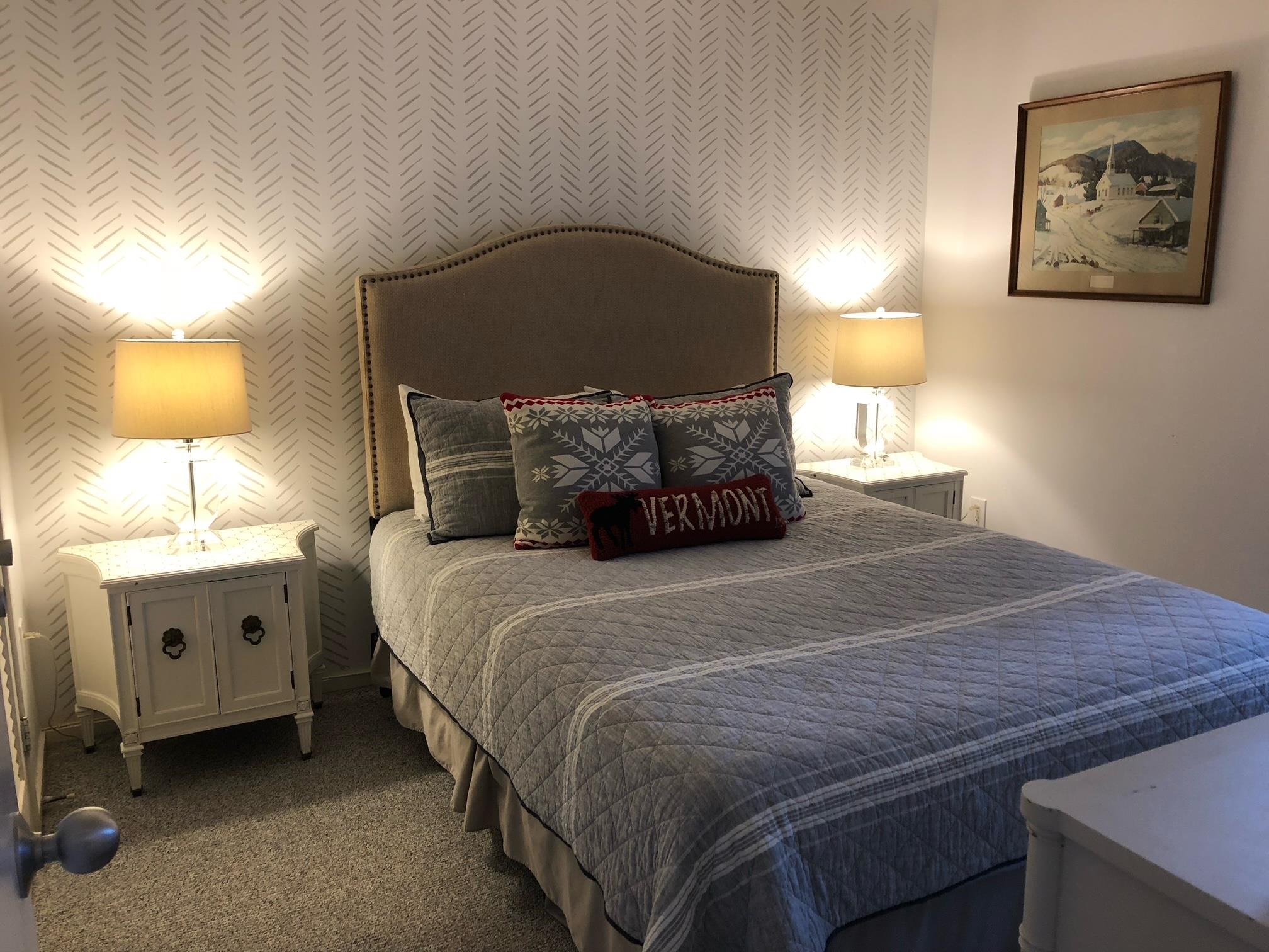 queen bedroom 24996133