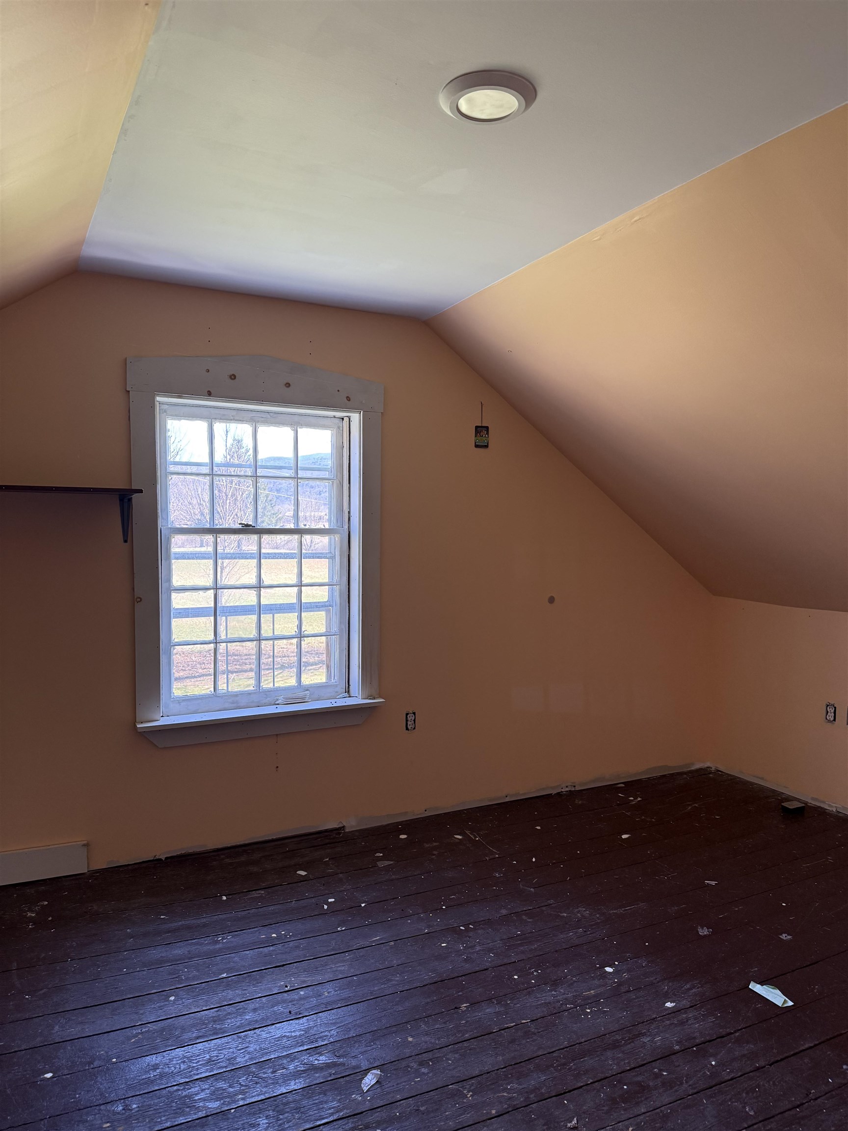 SECOND BEDROOM ON SECOND STORY