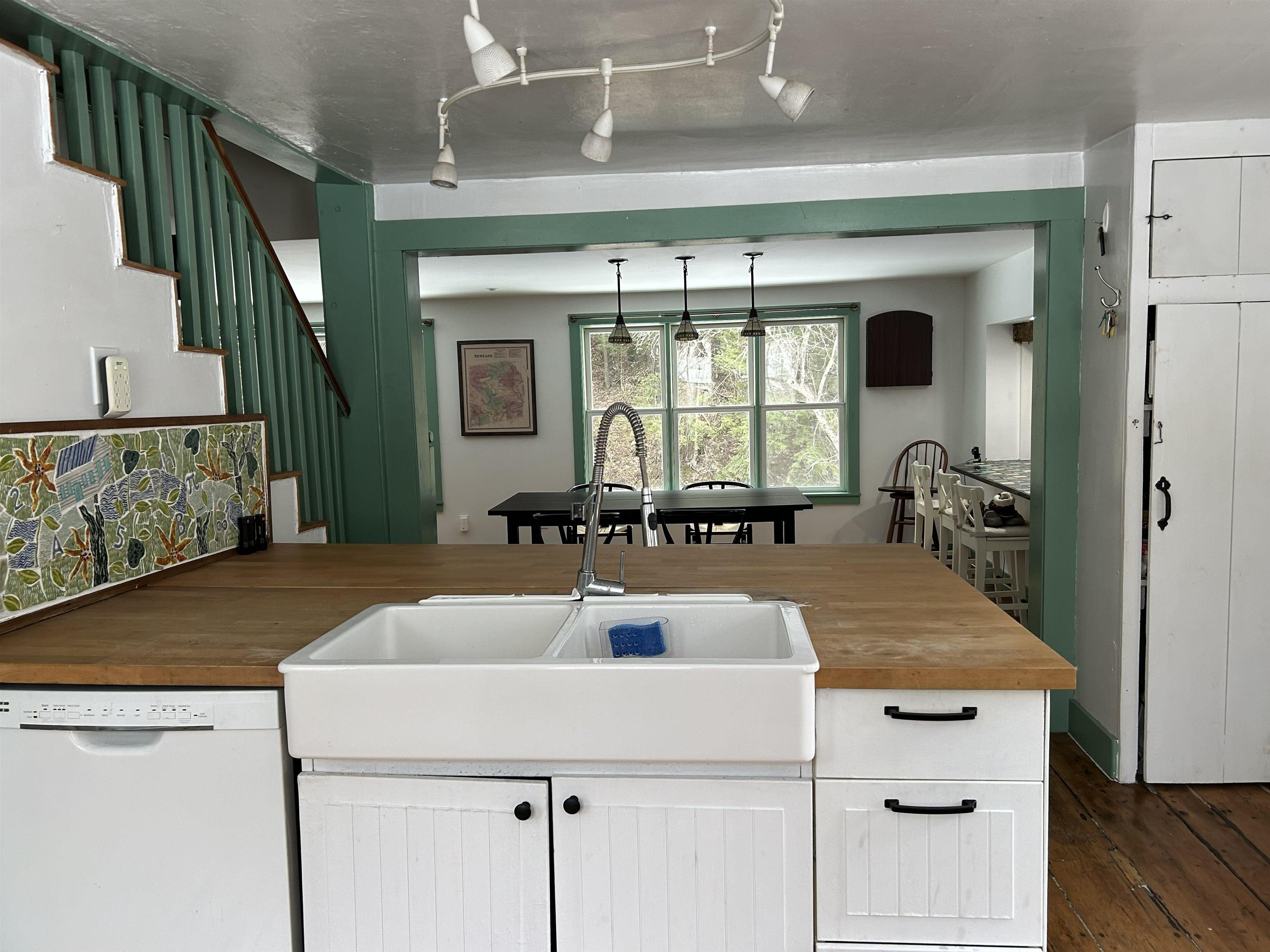 Accents of artist tiling