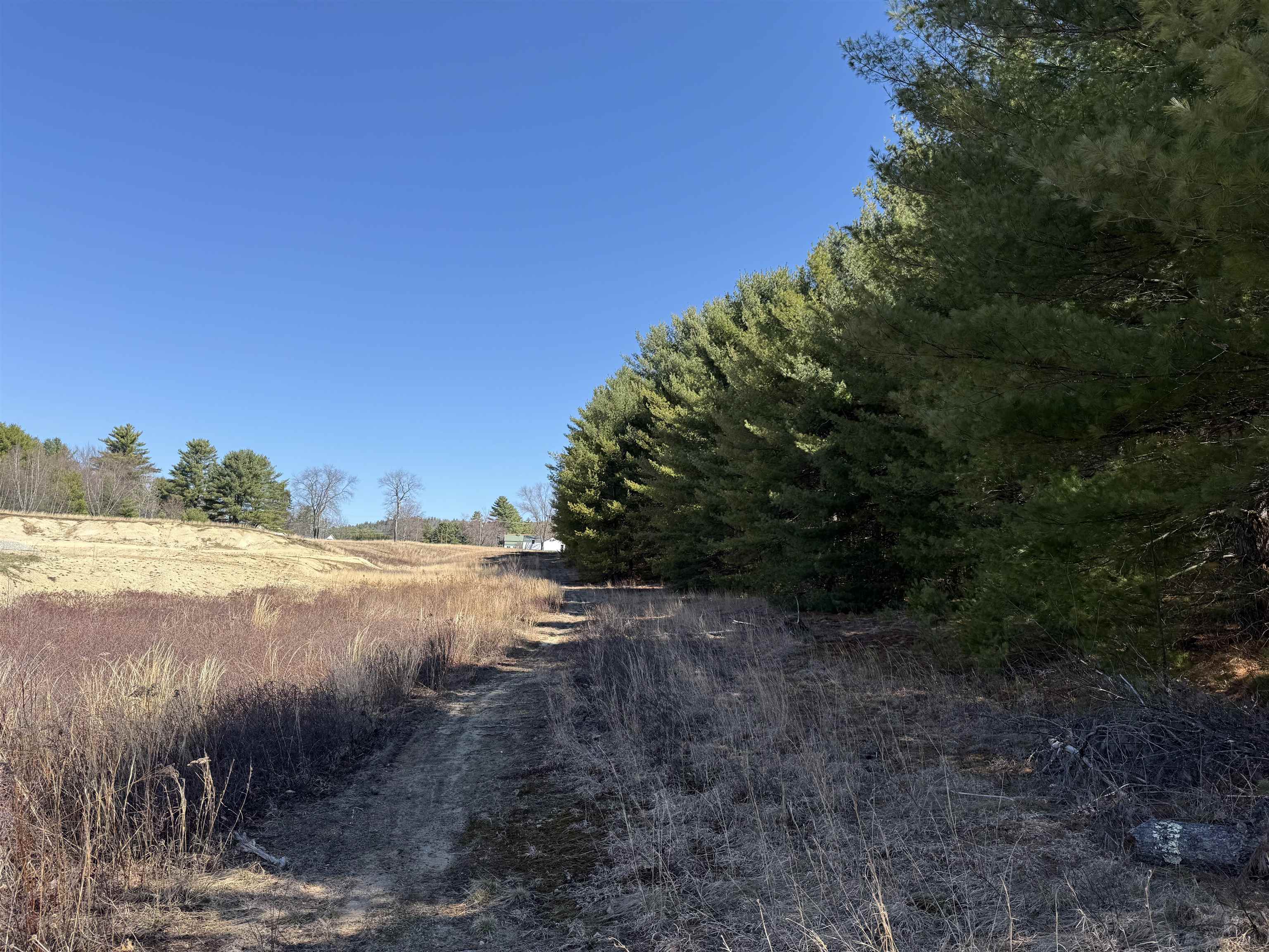 69 Plumb Pak Dr, Winchester, NH 03470