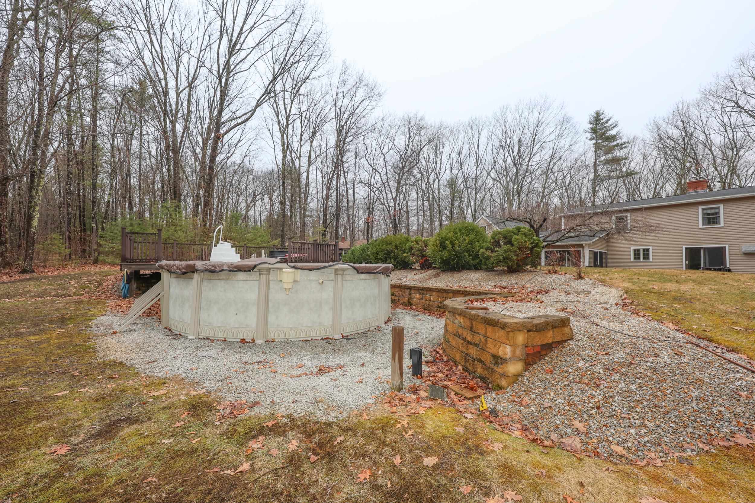 406 4th Range Rd, Pembroke, NH 03275