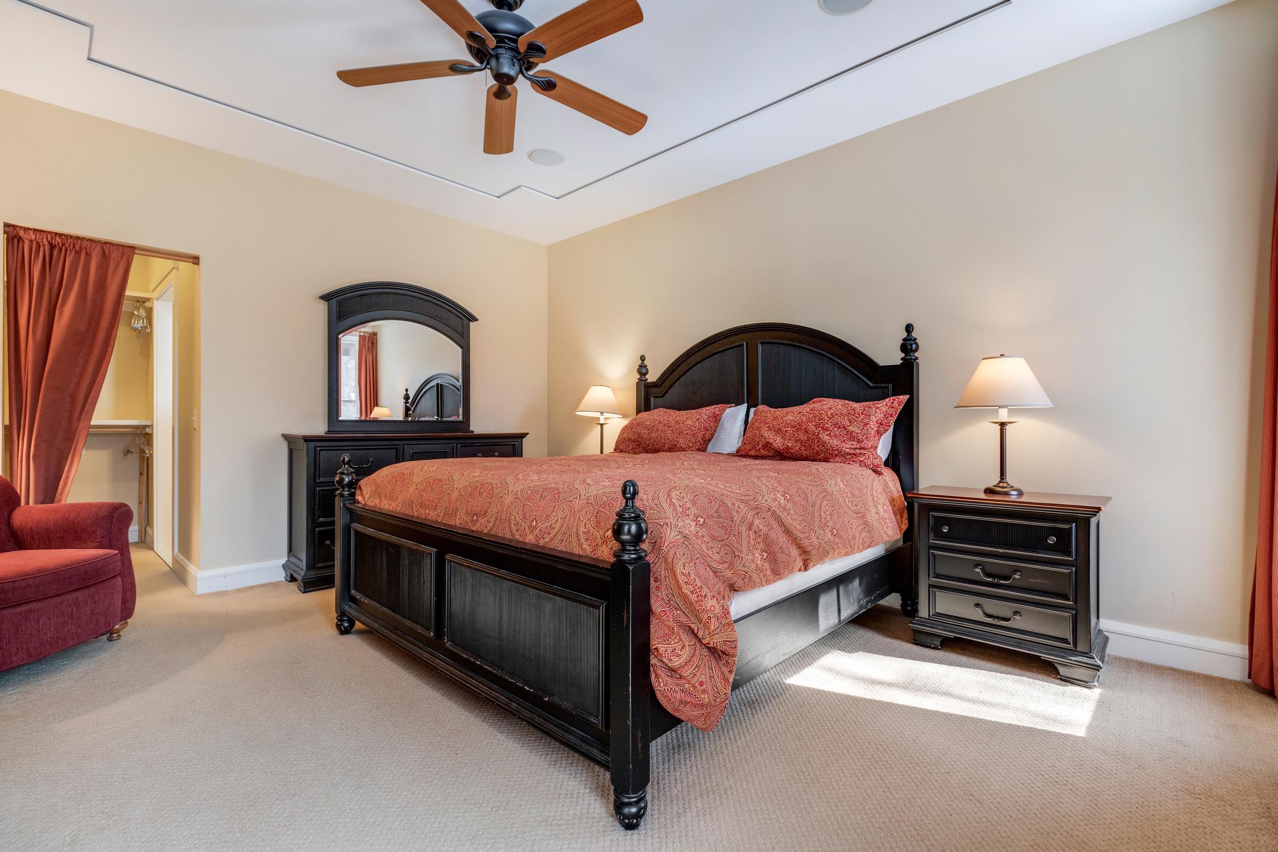 Spacious Primary En-Suite Bedroom 24963603