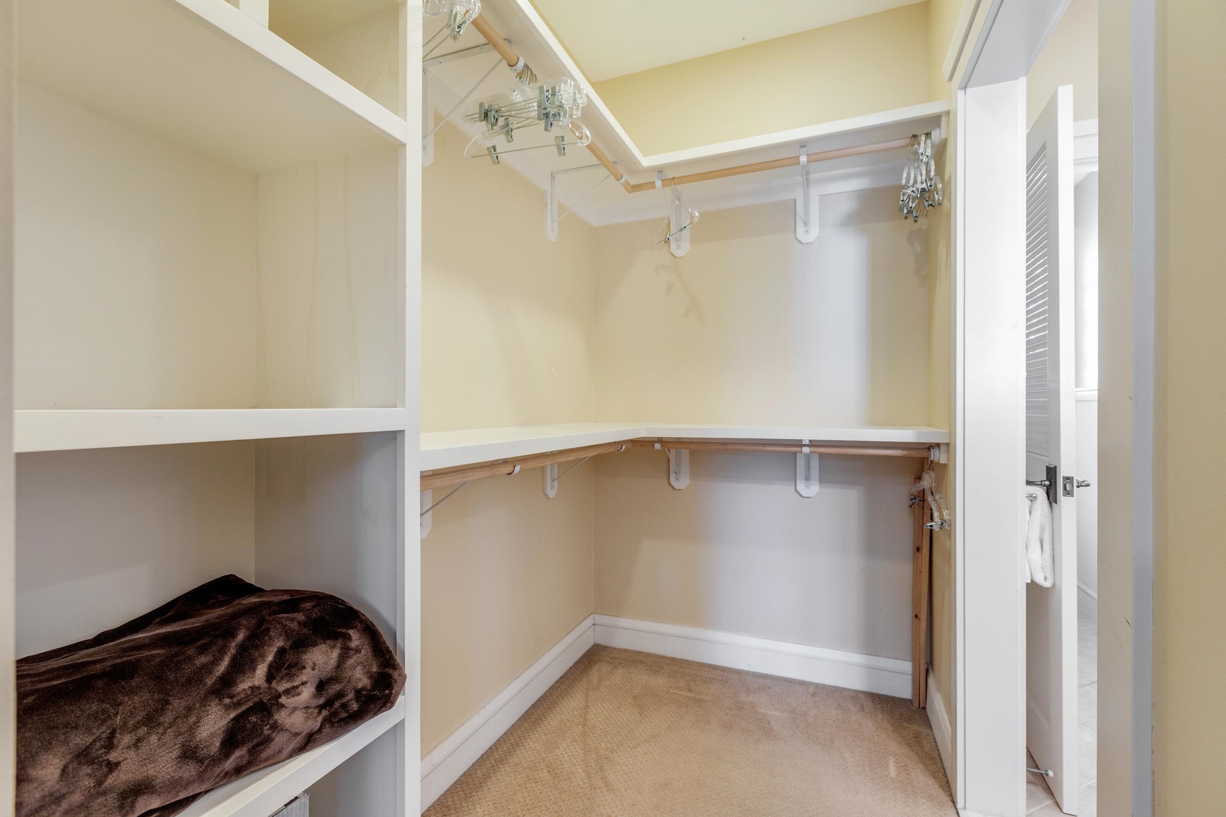 Extra Large Walk-In Closet 24963606
