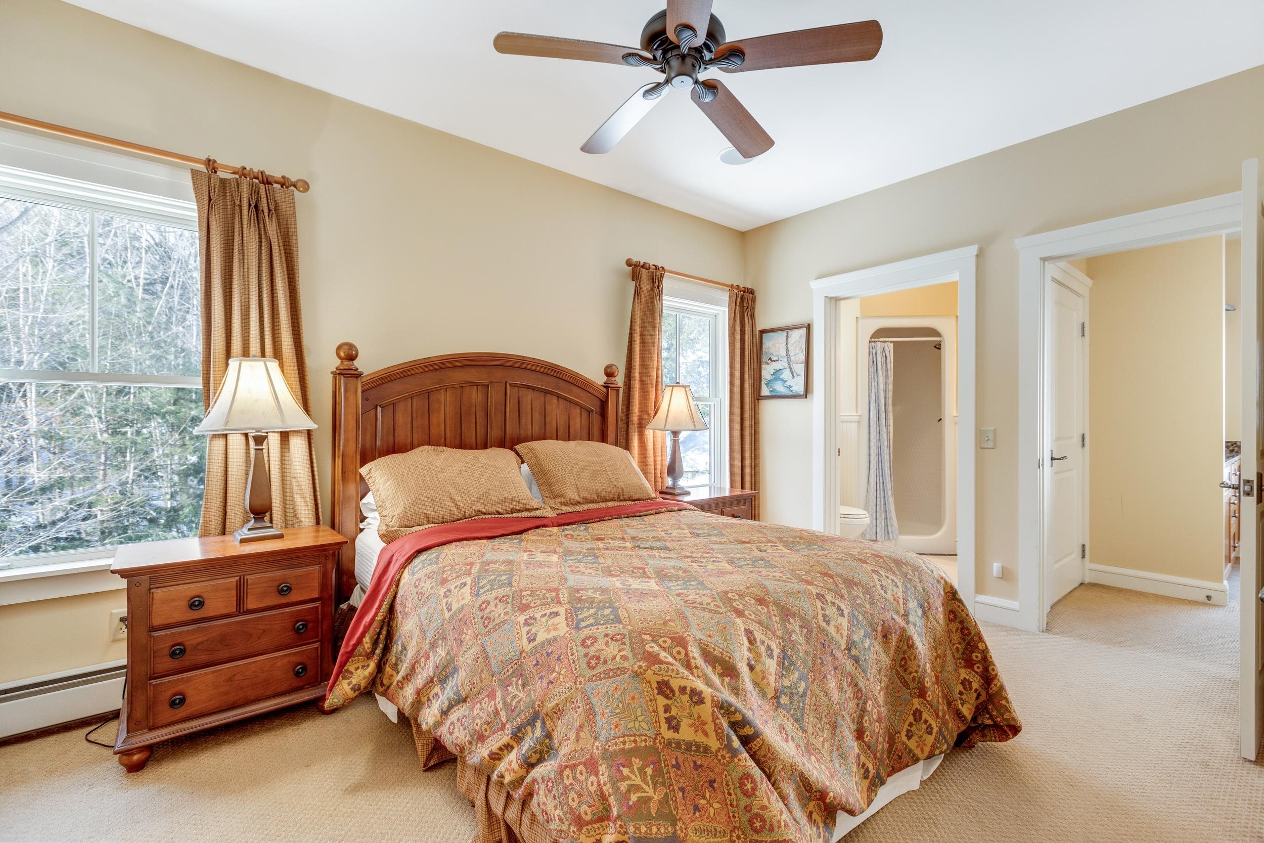 Warm Natural Lighting 24963611