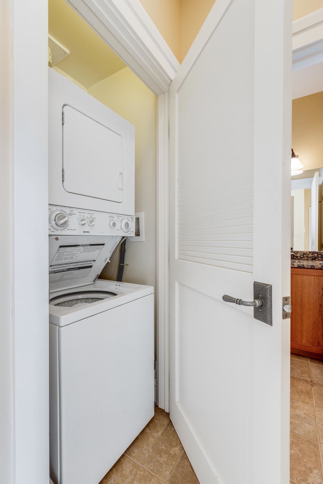 Laundry Area 24963613