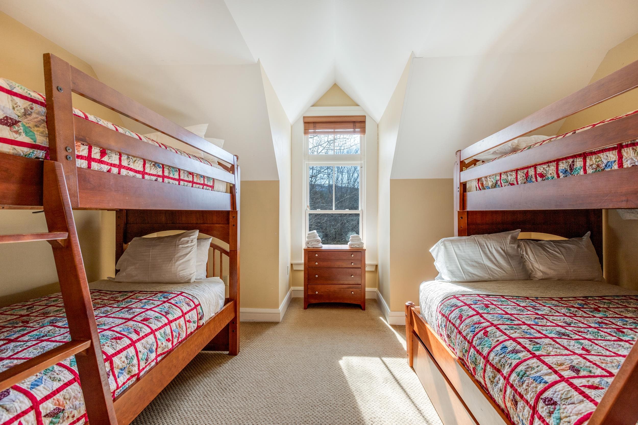 Spacious Second Floor Bedroom 24963620