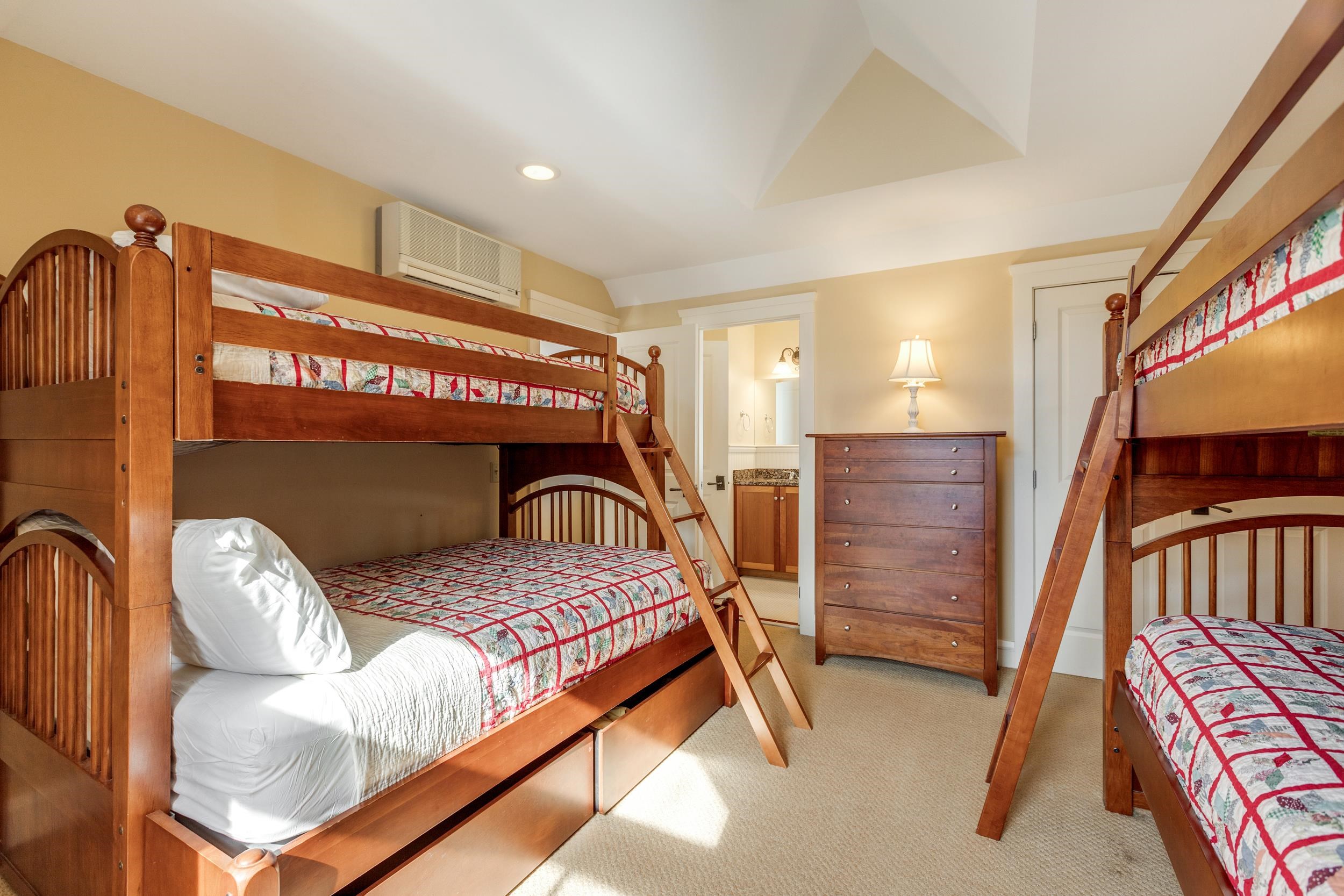 Comfortably Holds 2 Bunks 24963621