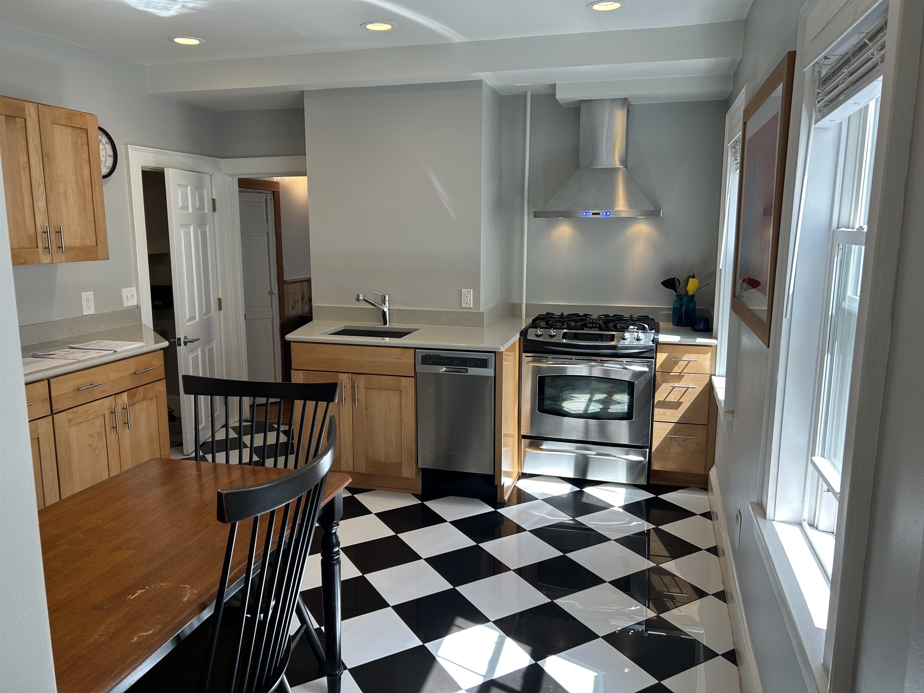 145 Cabot St #1, Portsmouth, NH 03801