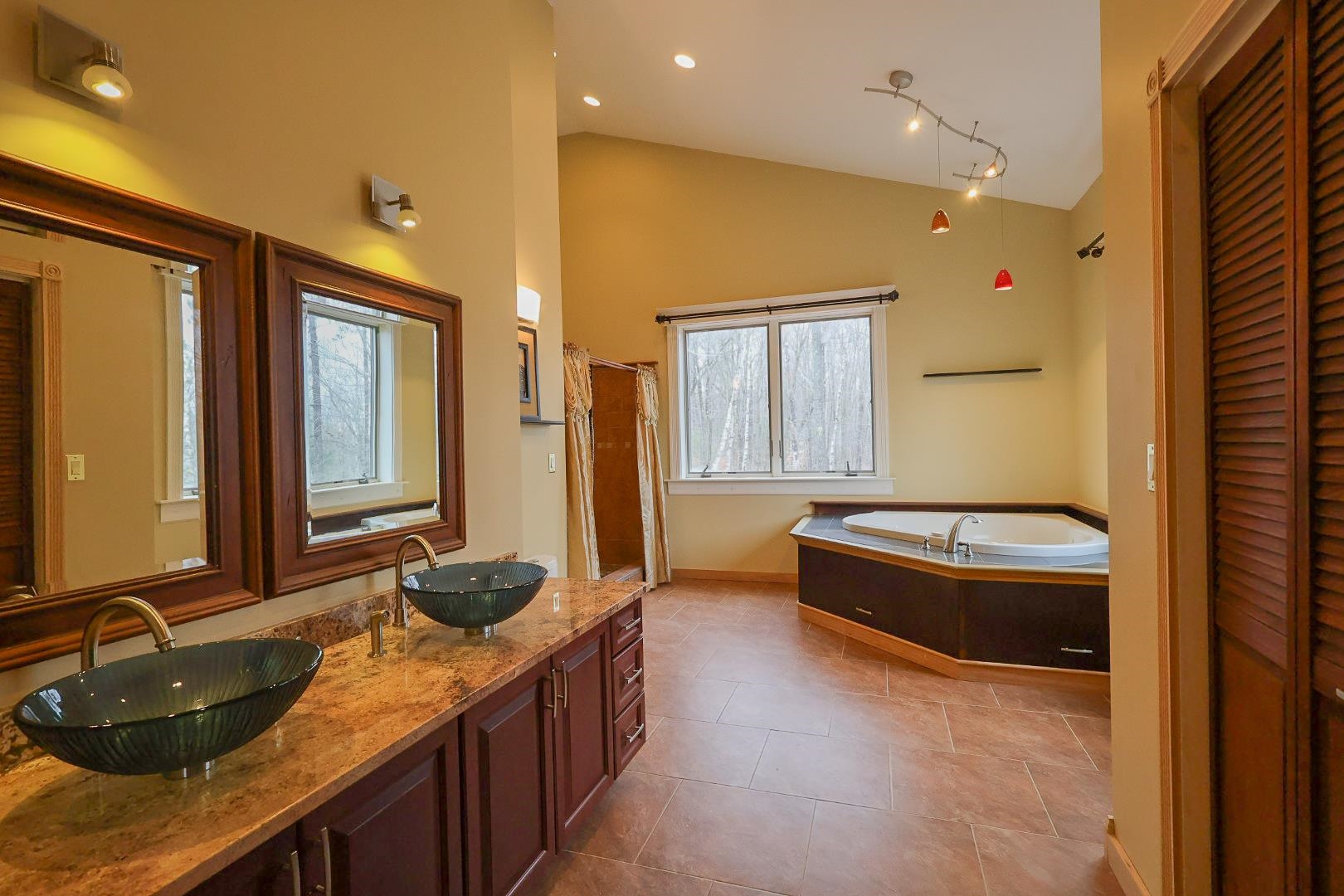 Primary Bath 25004776