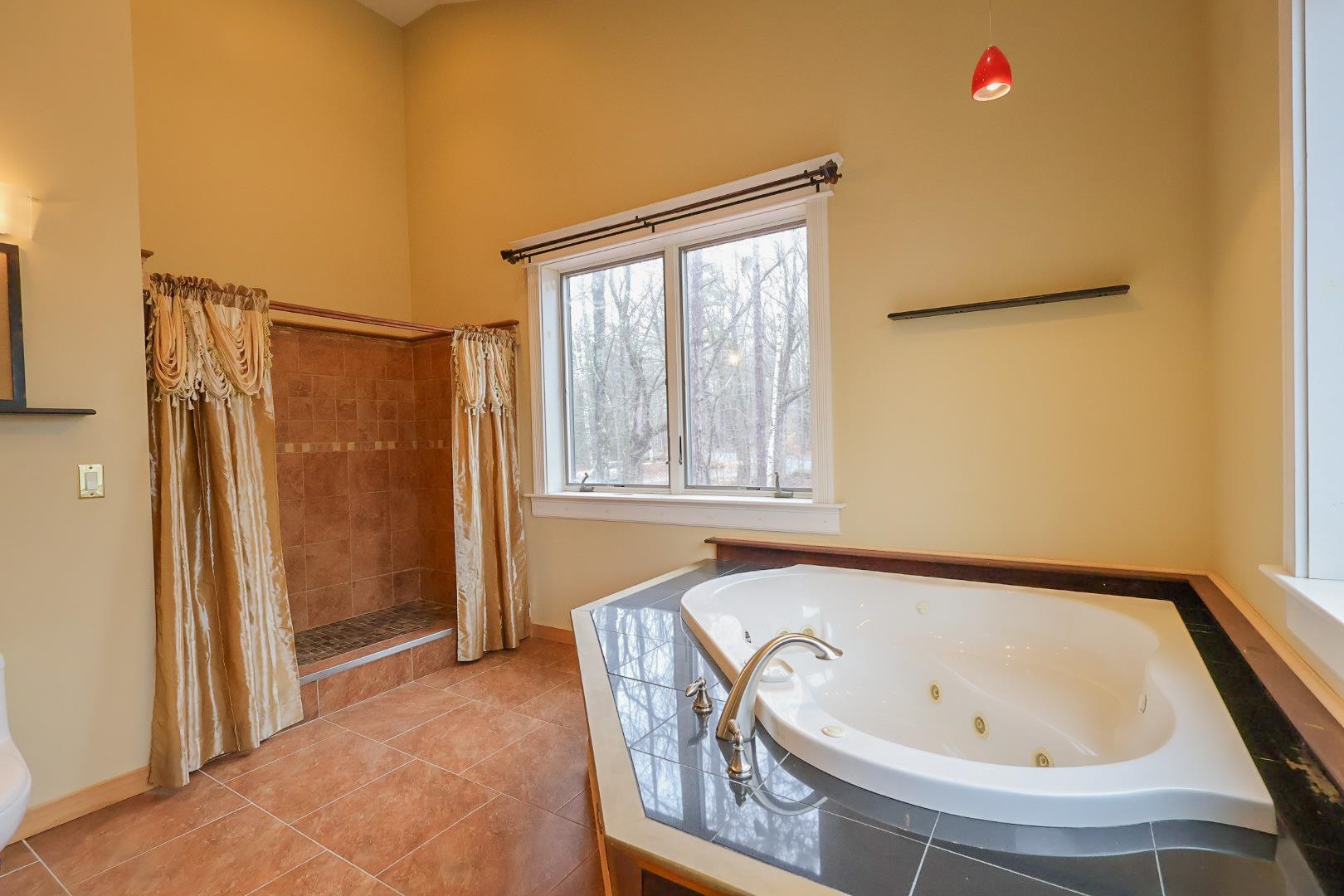 Primary Bath 25004778