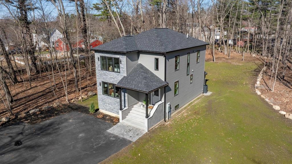 9 Trues Pw, Sandown, NH 03873