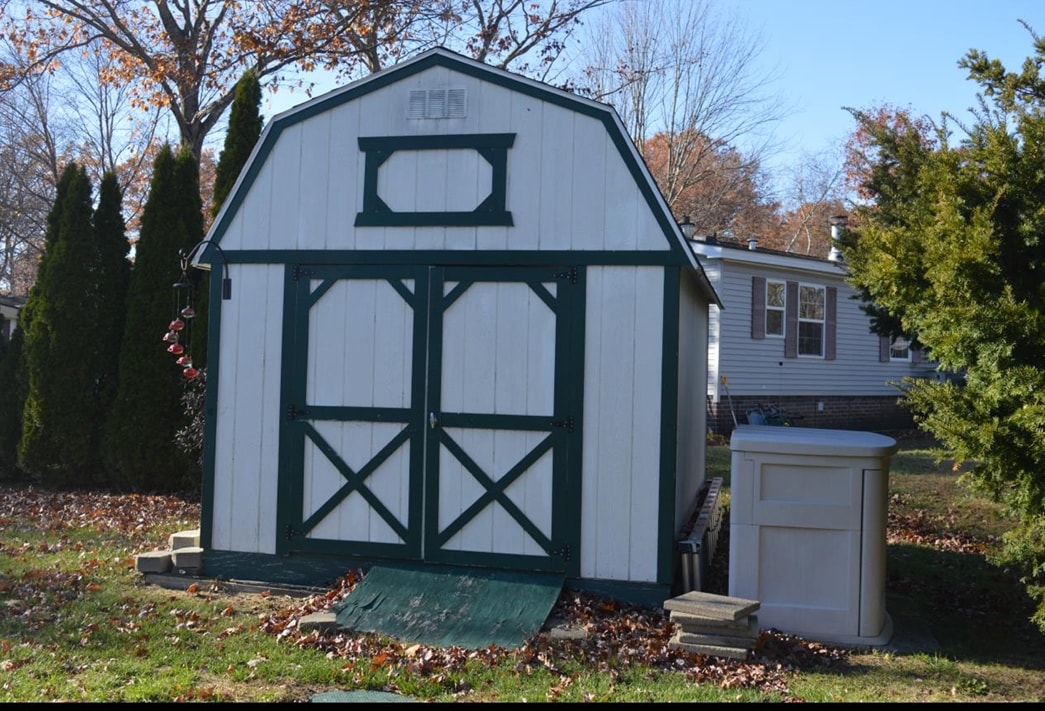 15 South Cranberry Ln, Rochester, NH 03867