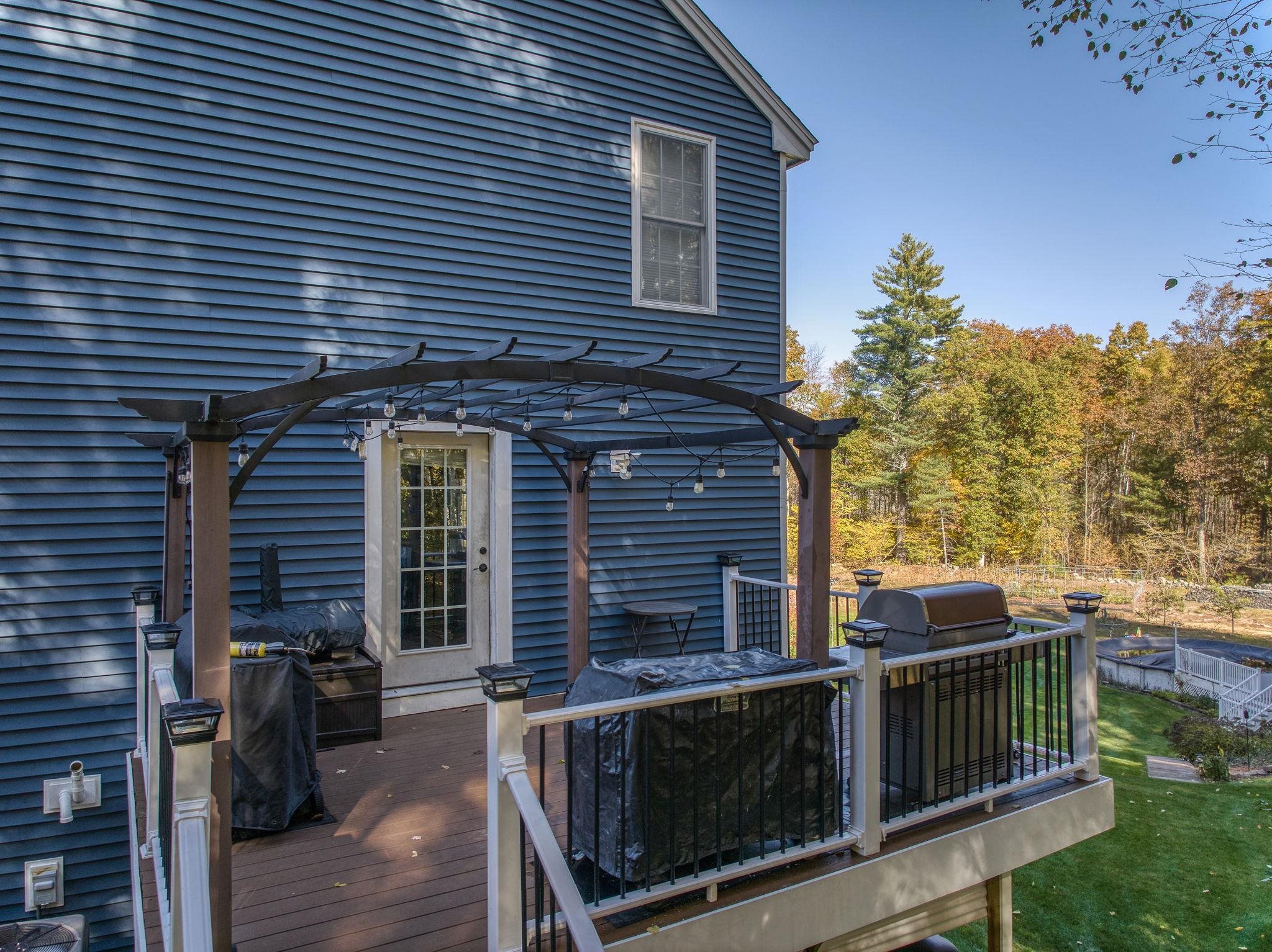 4 Cobblestone Pl, Merrimack, NH 03054