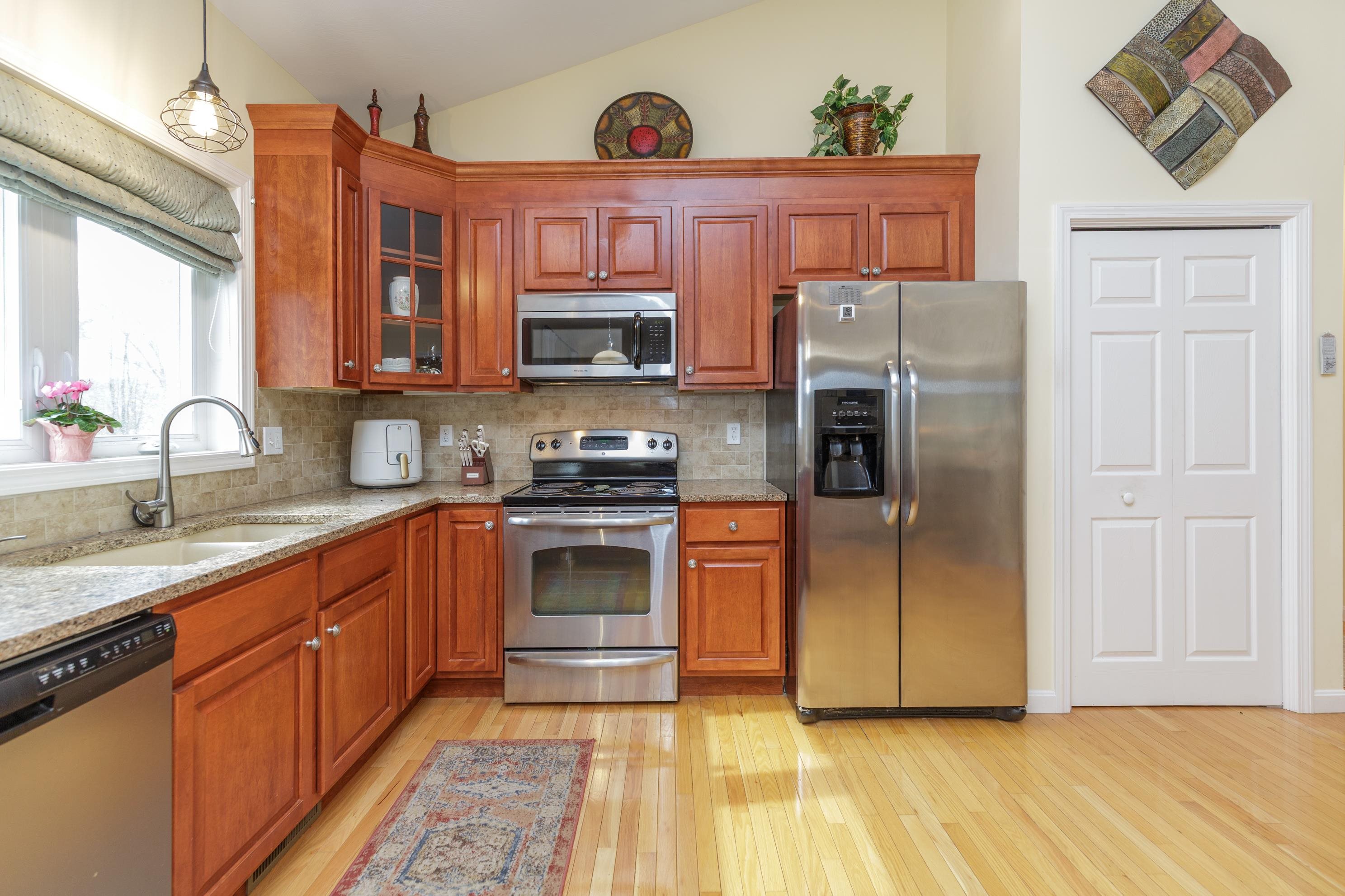 12 Jonathan Dr, Concord, NH 03303