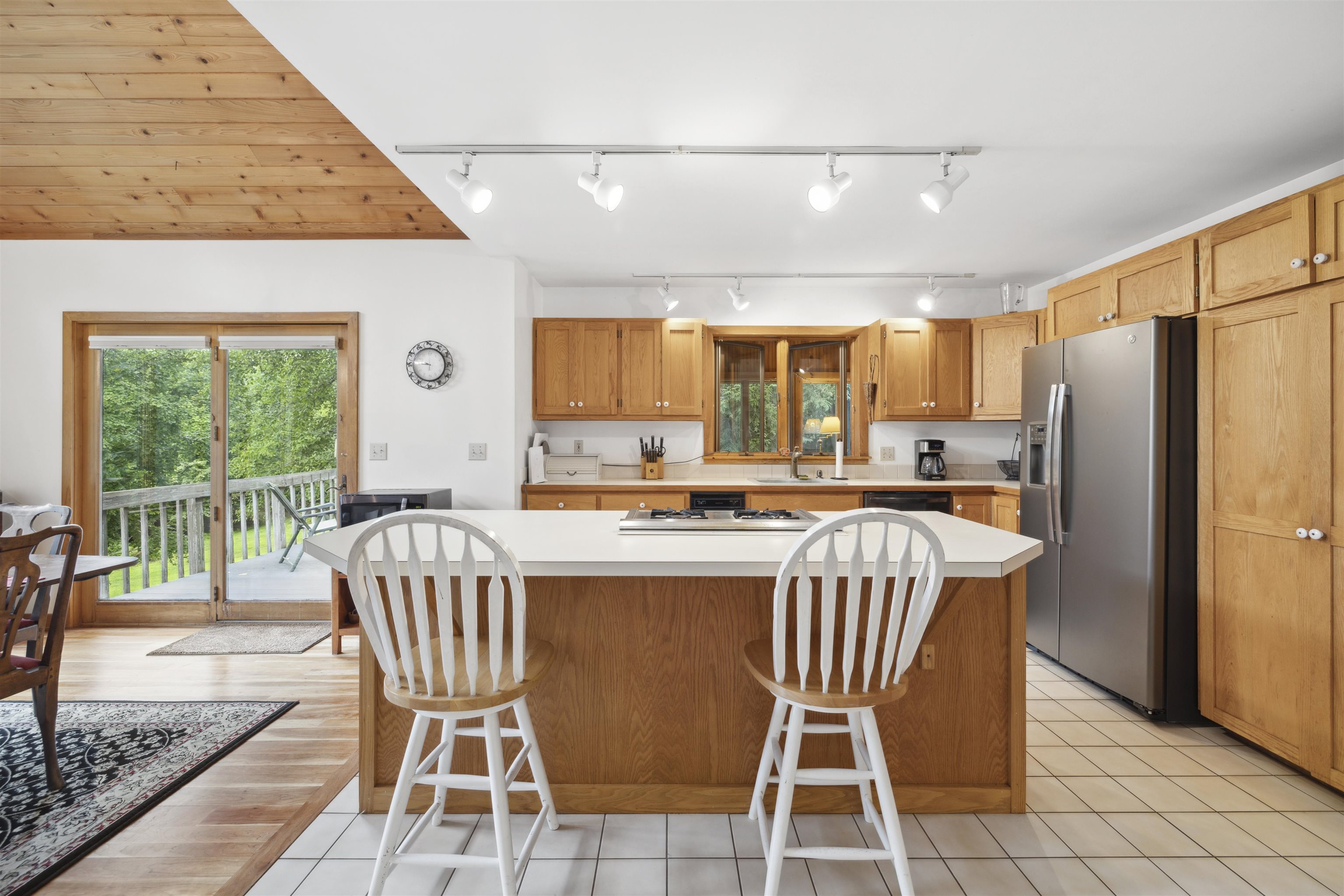 263 Old Post Rd, Newbury, NH 03255