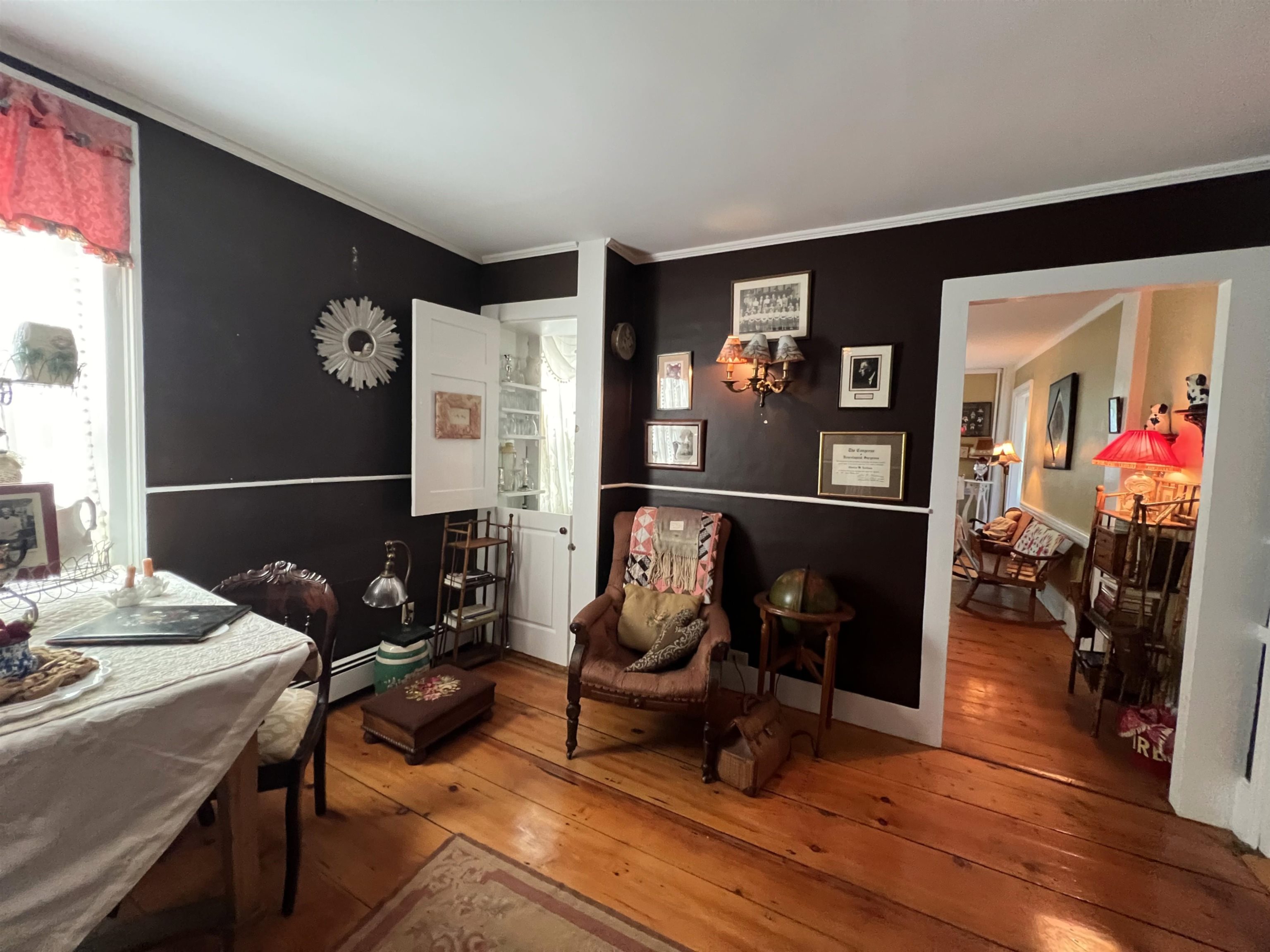 Office-Like Room Faces Library