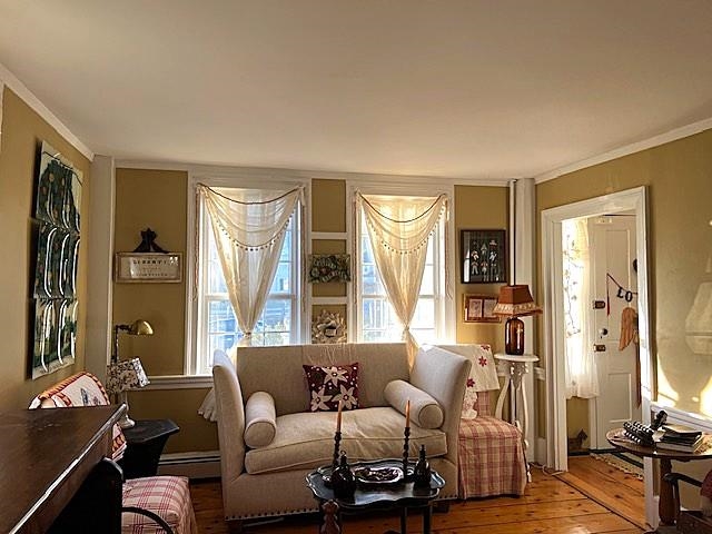 Sitting Room on Right After Entrance