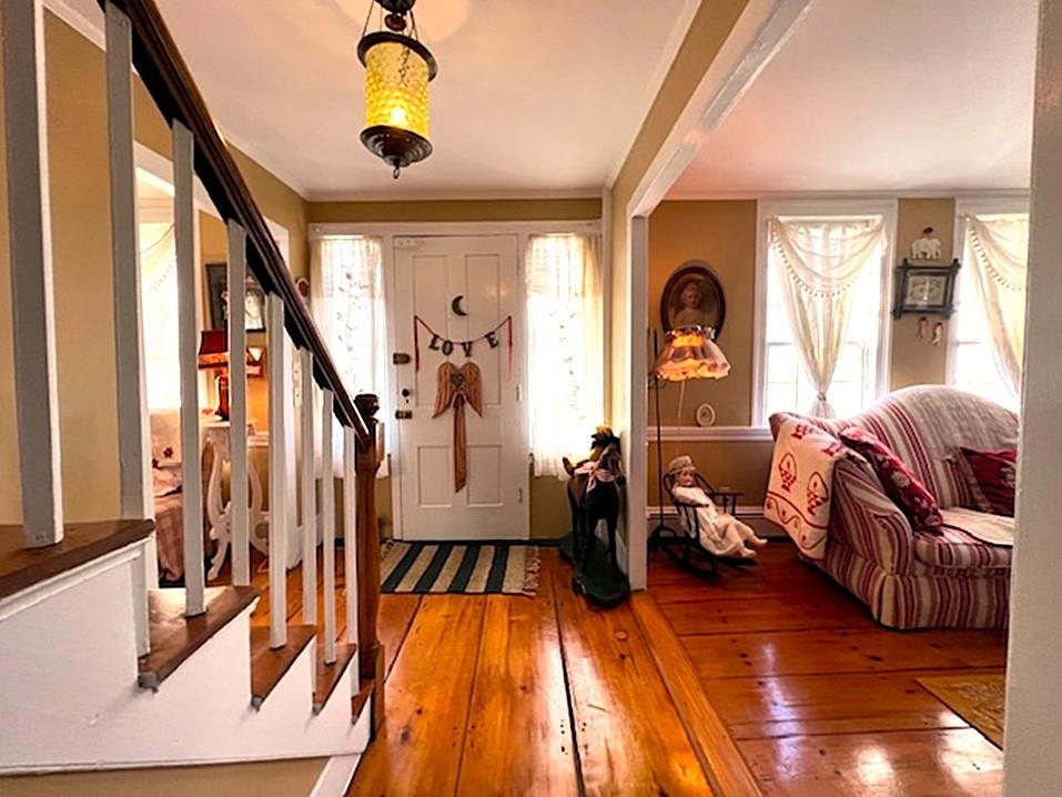 Front Hallway to Front Staircase