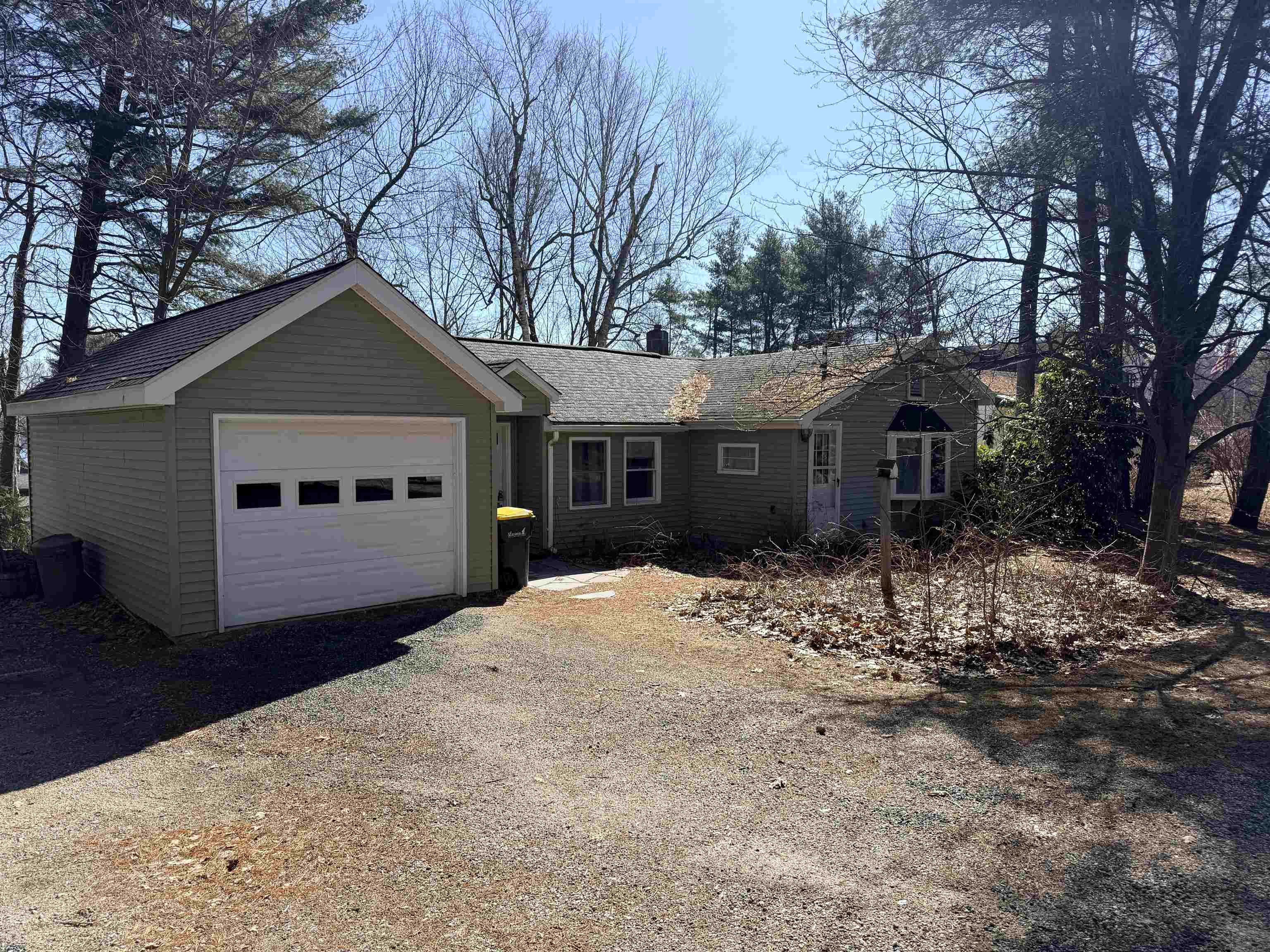 21 Arlington St, Laconia, NH 03246