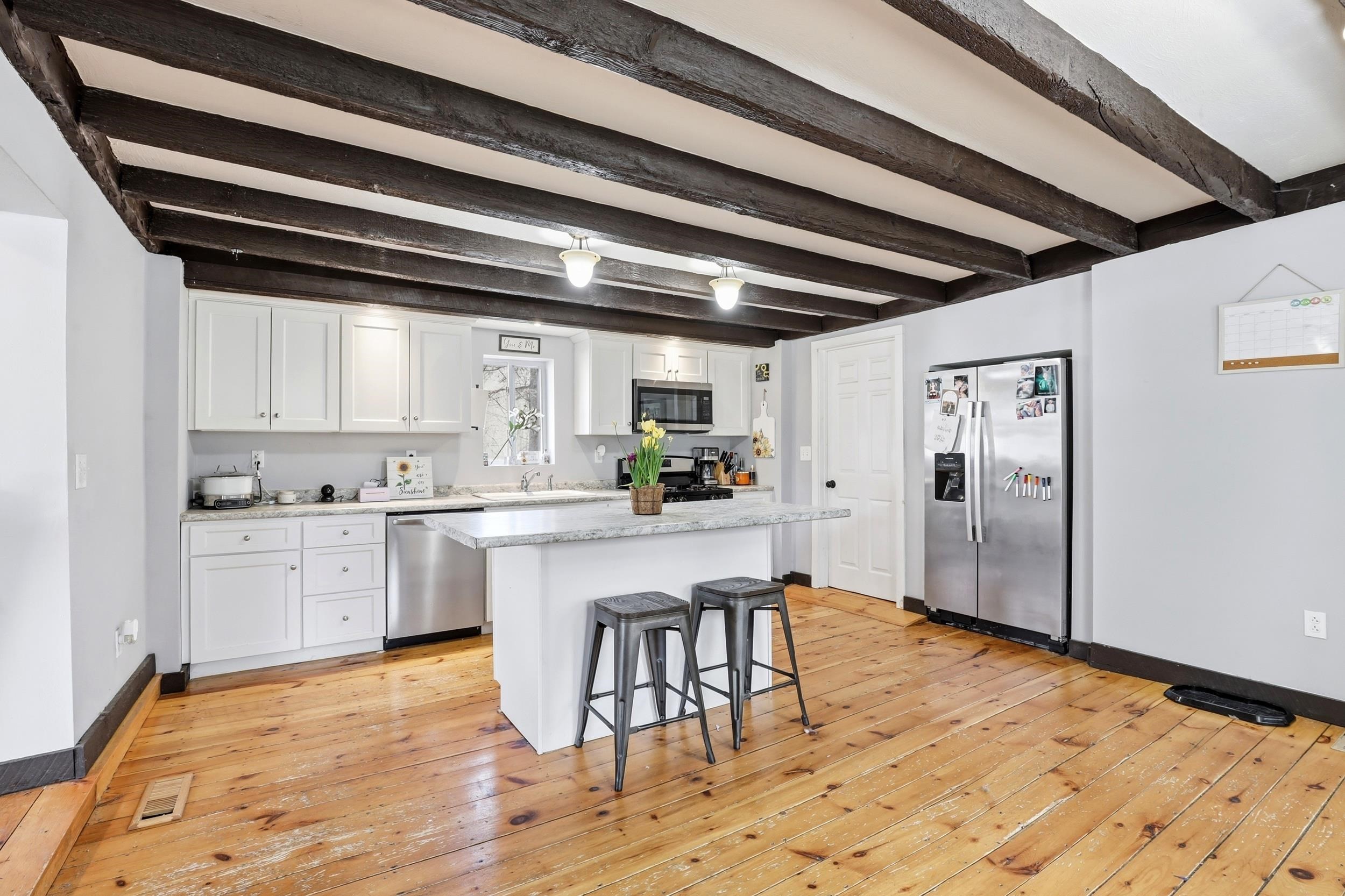 89 Garland Rd, Nottingham, NH 03290