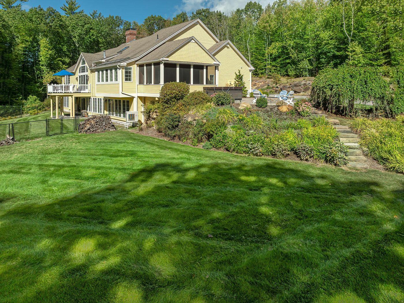 239 Gould Hill Rd, Hopkinton, NH 03229