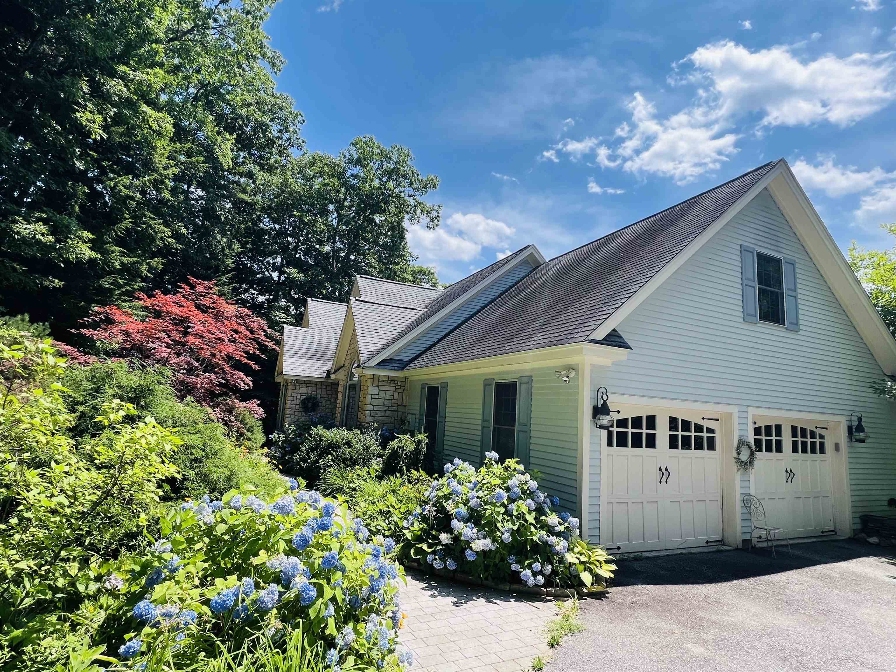 105 Pemigewasset Shores Dr, Bristol, NH 03222