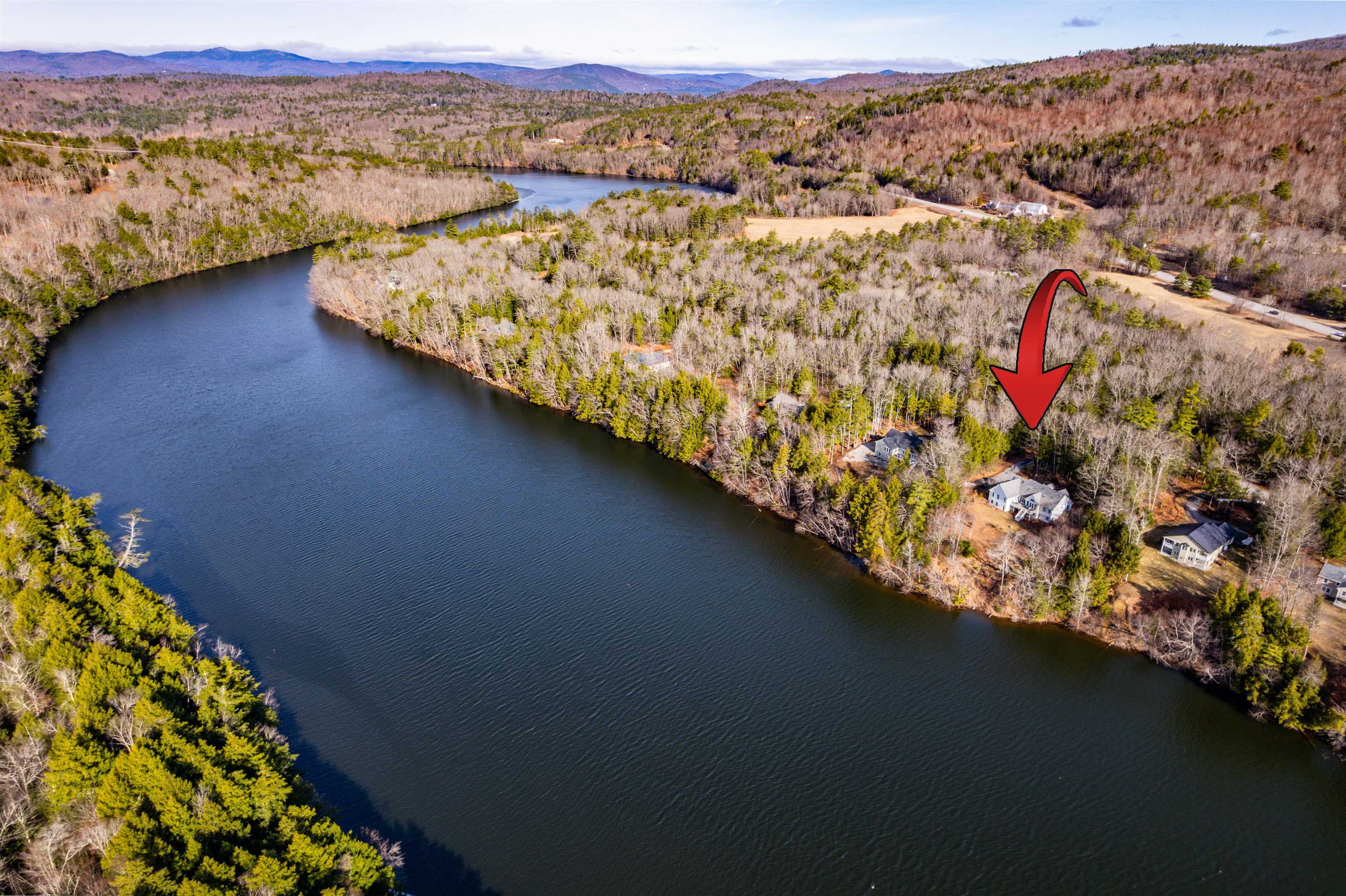 105 Pemigewasset Shores Dr, Bristol, NH 03222