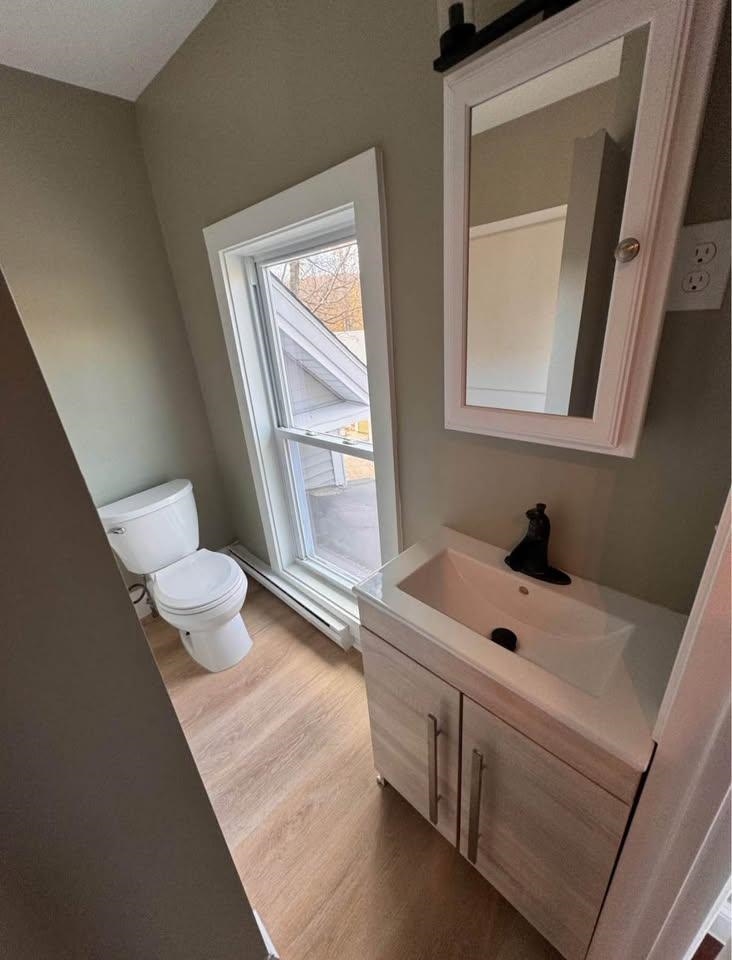 123 East Main St, Bradford, NH 03221