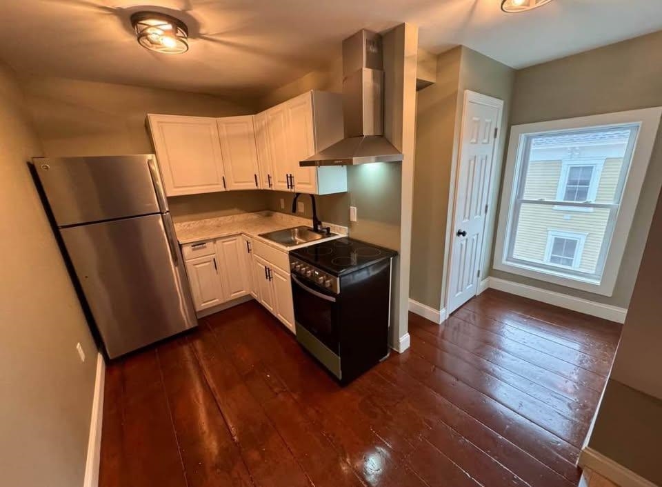 123 East Main St, Bradford, NH 03221