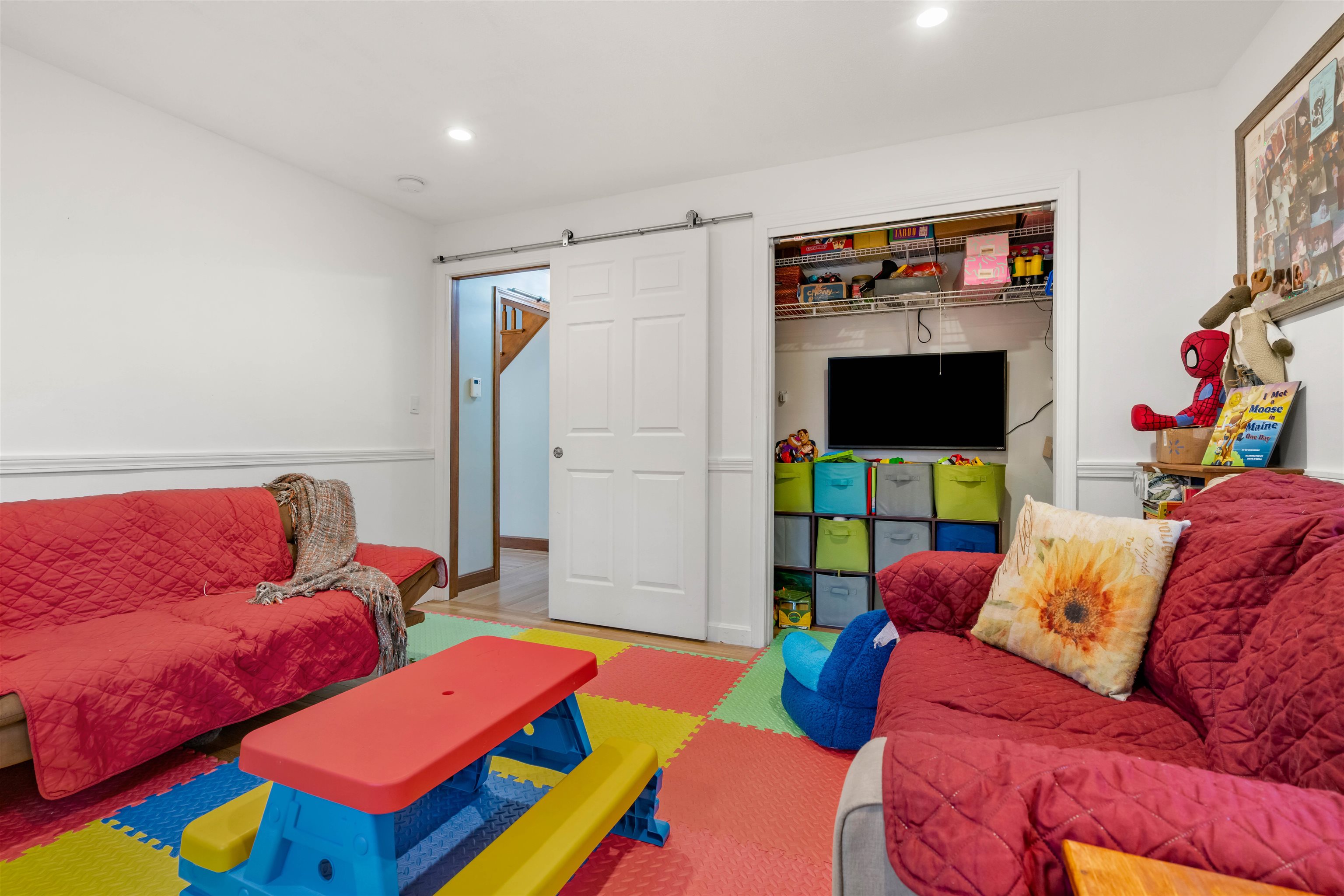 1 Lisa St, Windham, NH 03087