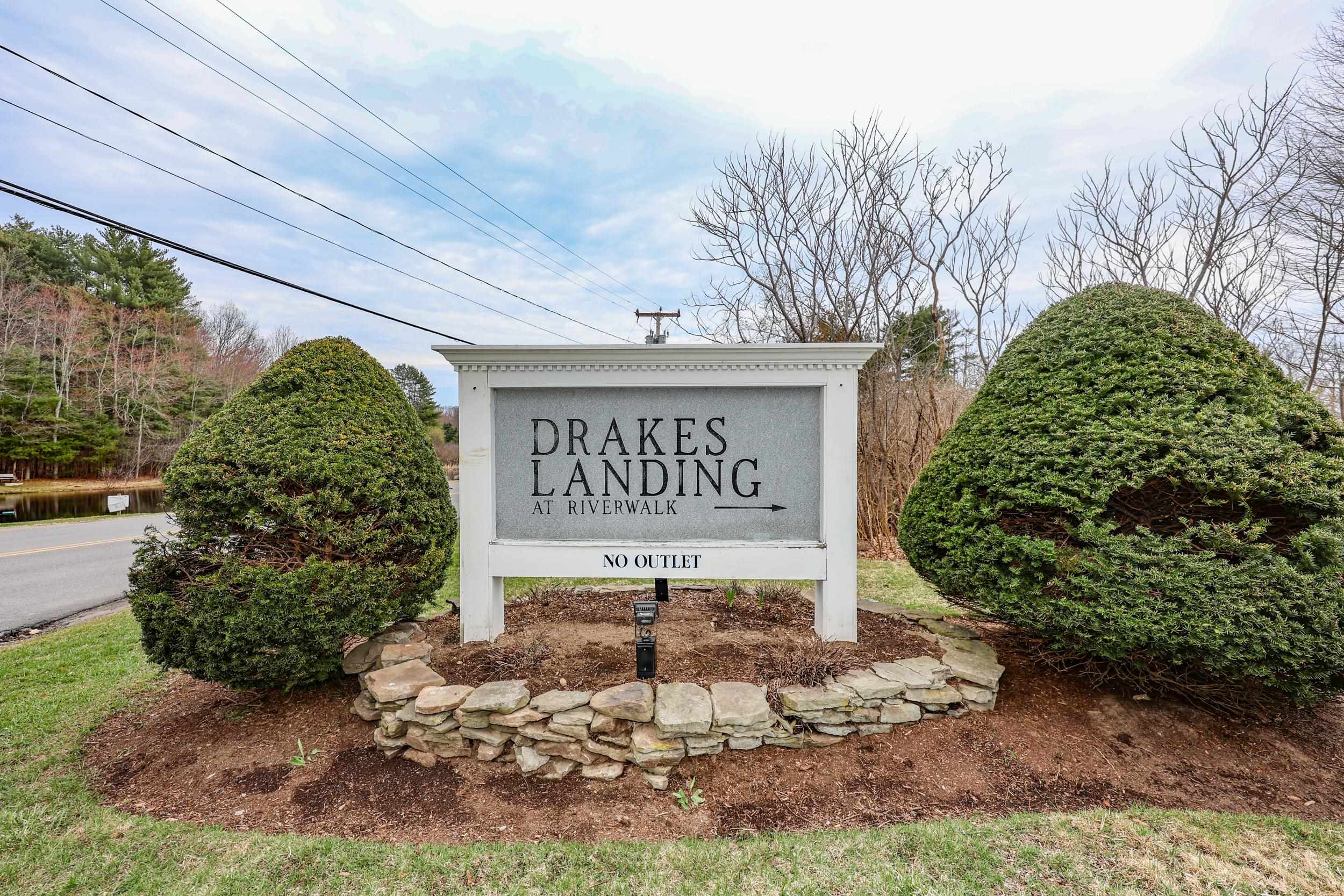 49 Drakes Ldg, Hampton, NH 03842