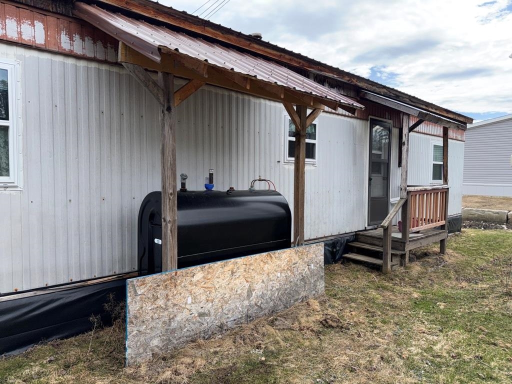 135 Maple St, Enfield, NH 03748