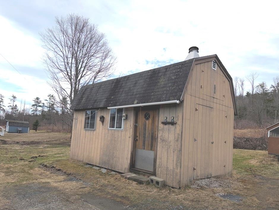 135 Maple St, Enfield, NH 03748