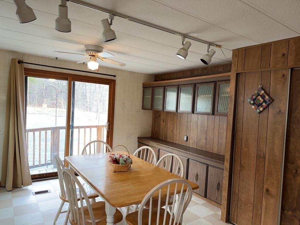 135 Maple St, Enfield, NH 03748