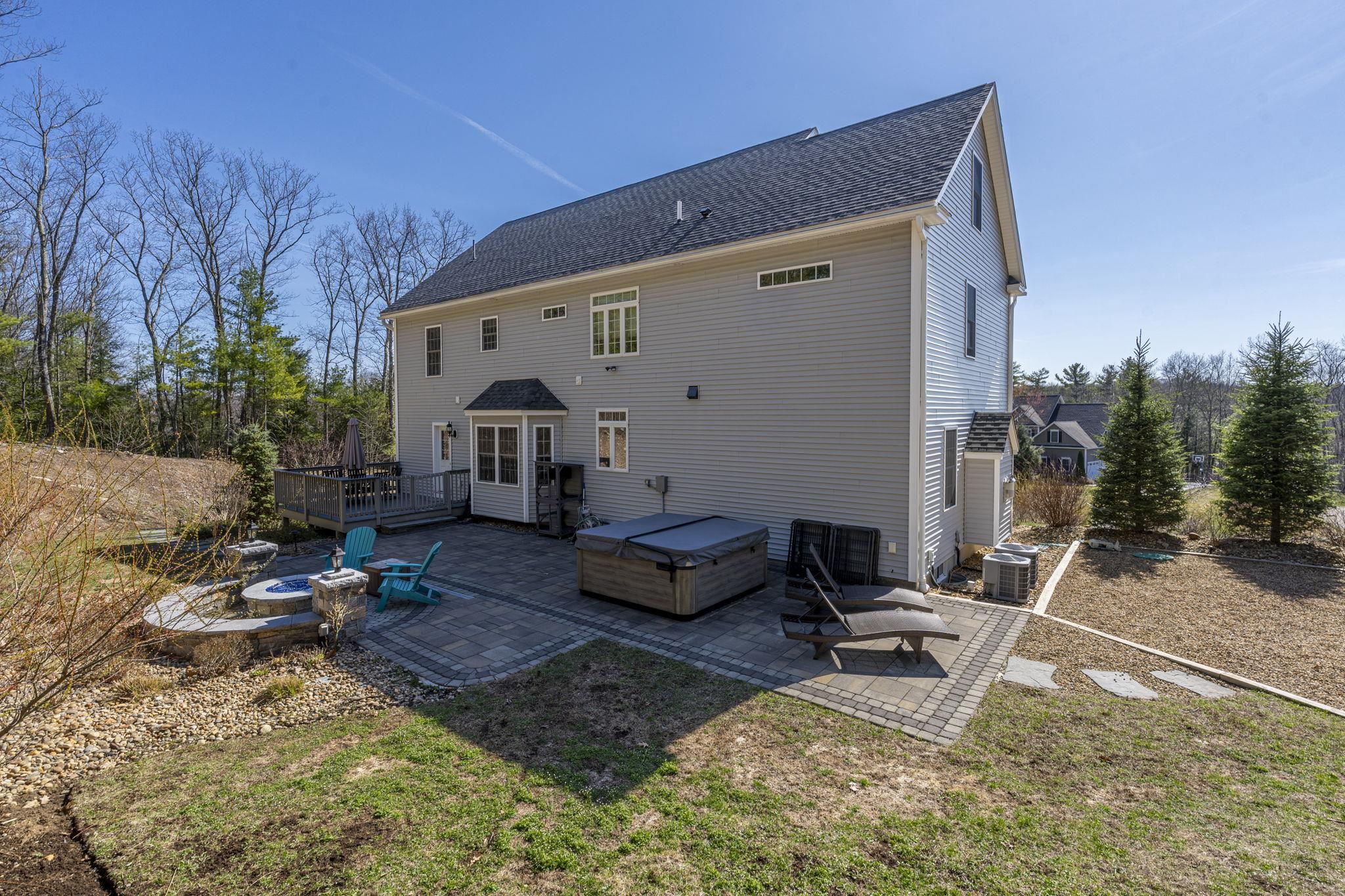 59 Northland Rd, Windham, NH 03087