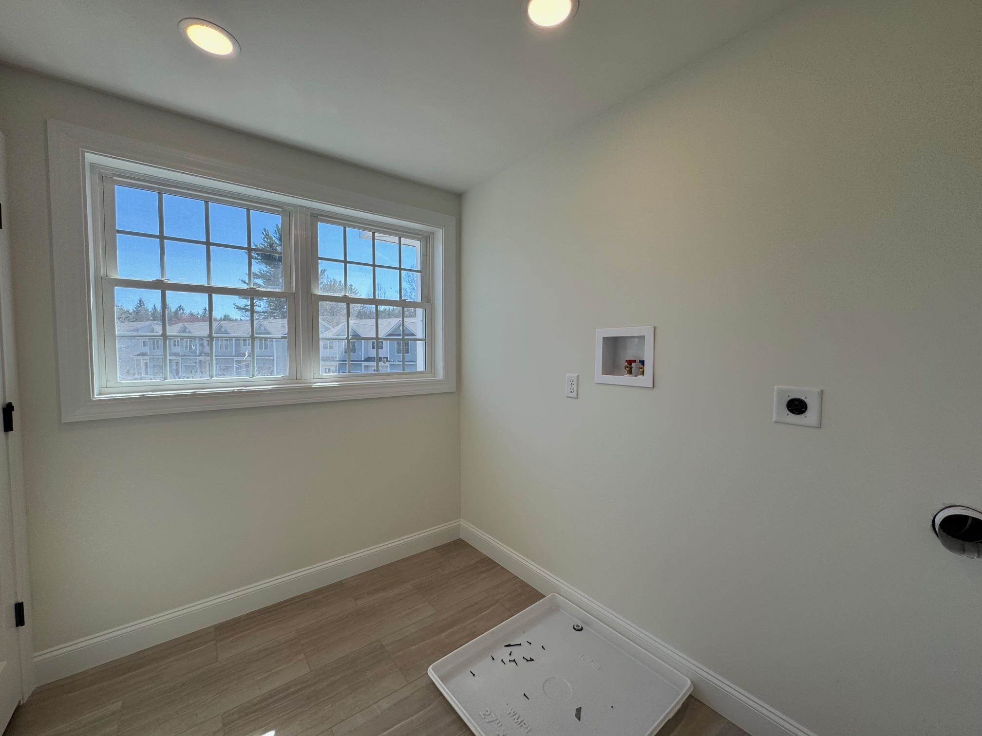 8B Dearborn Cir, Goffstown, NH 03045